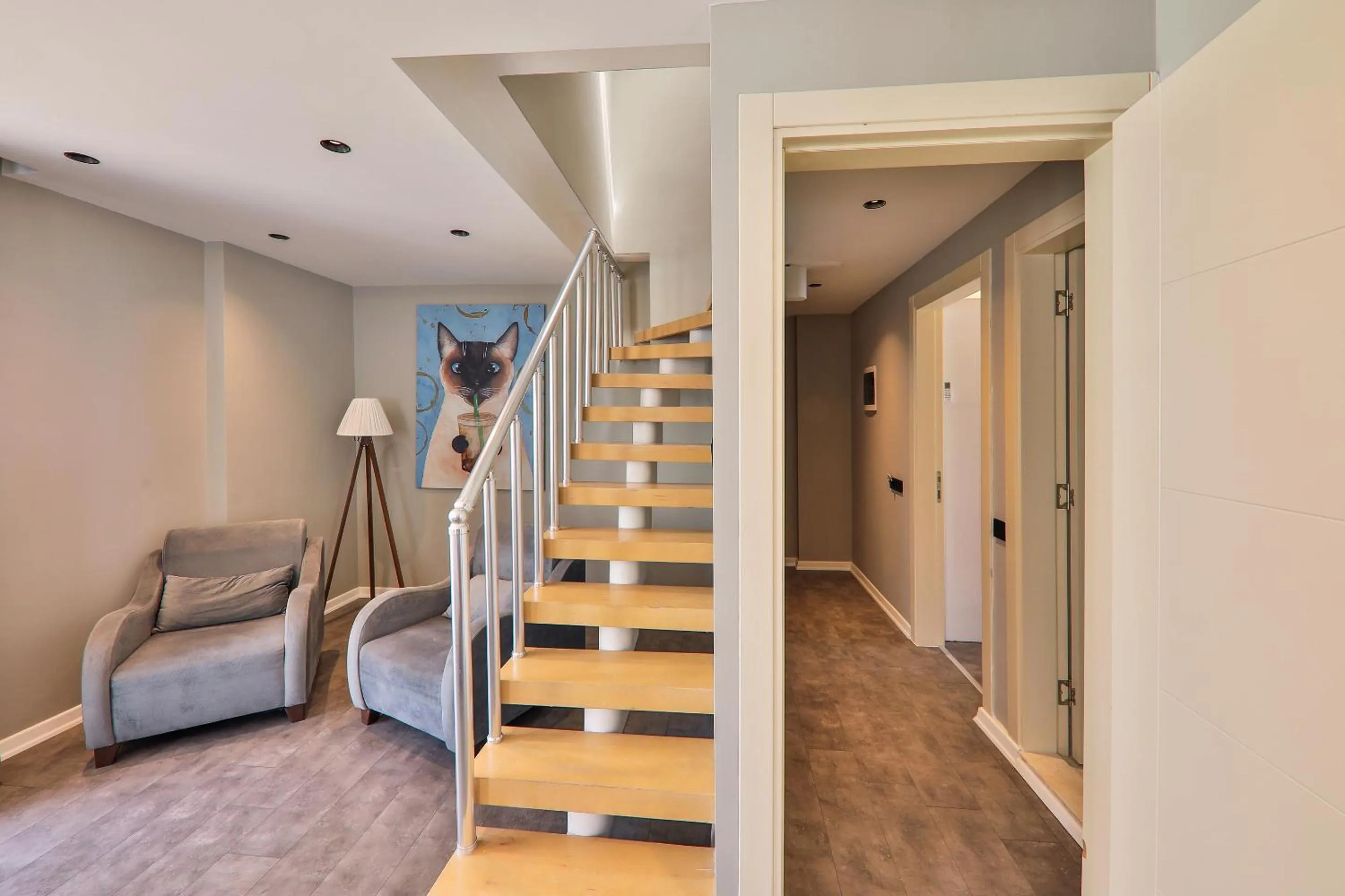 Seating area in Duygu Apart