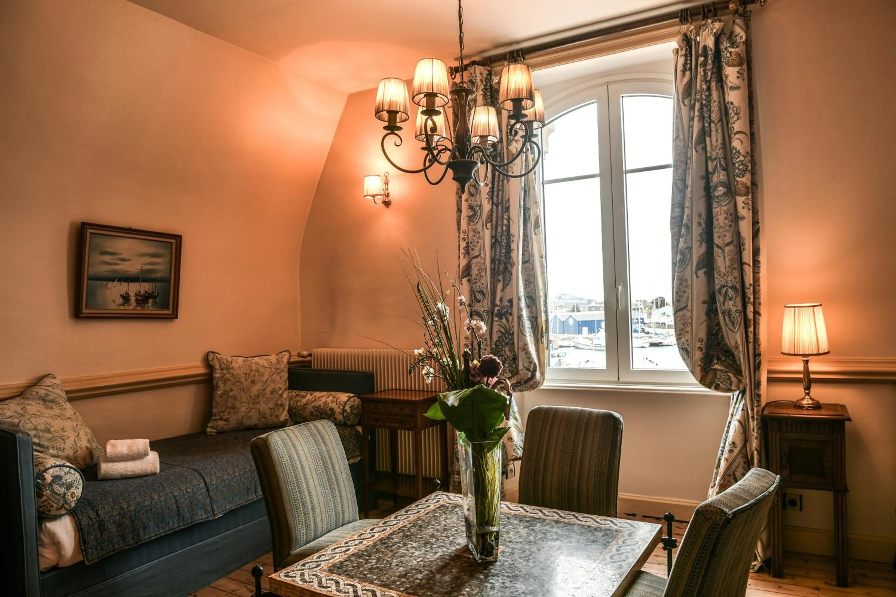 Seating area in Hotel K'Loys