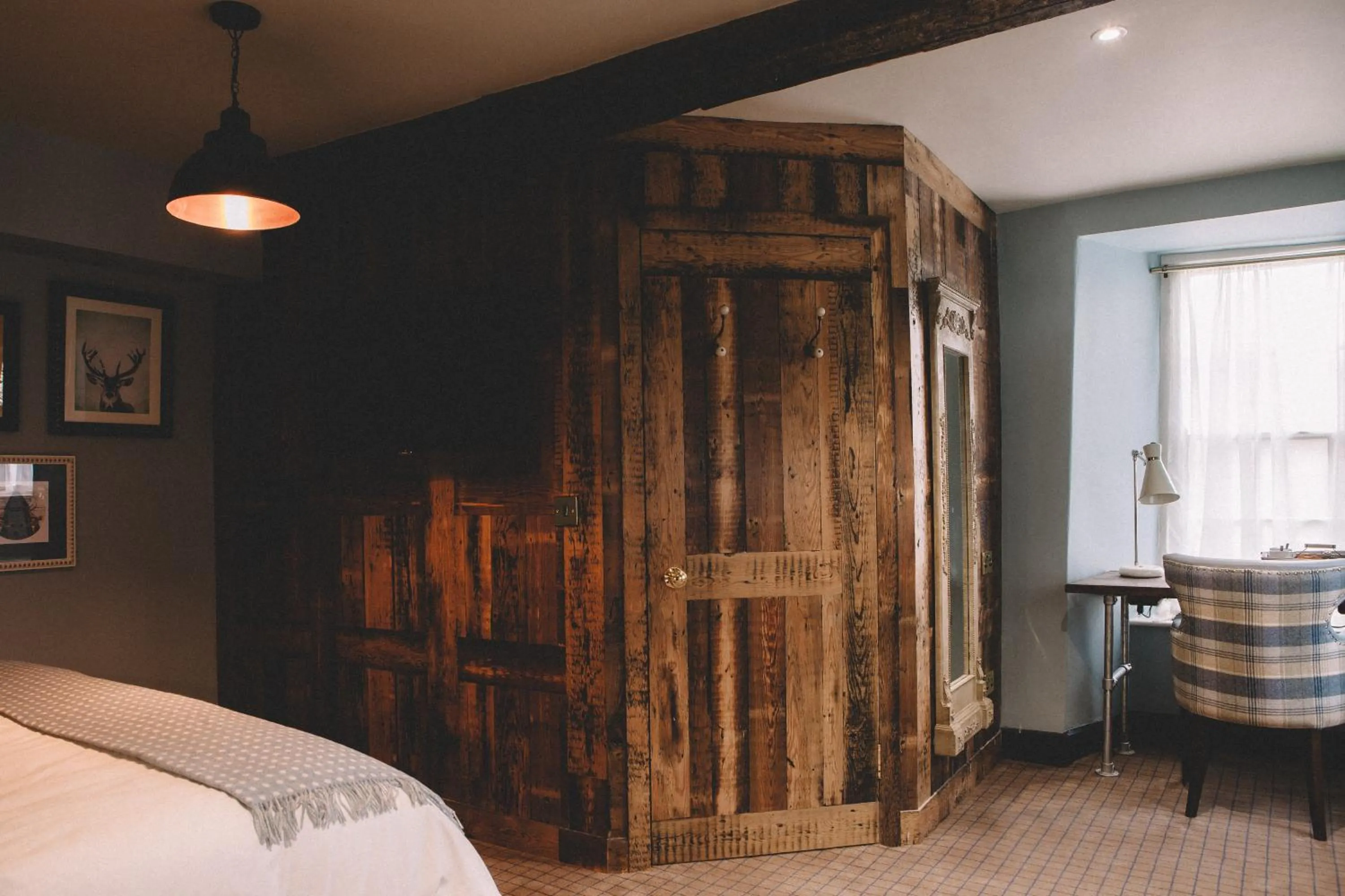 Decorative detail, Bed in The Stag at Stow