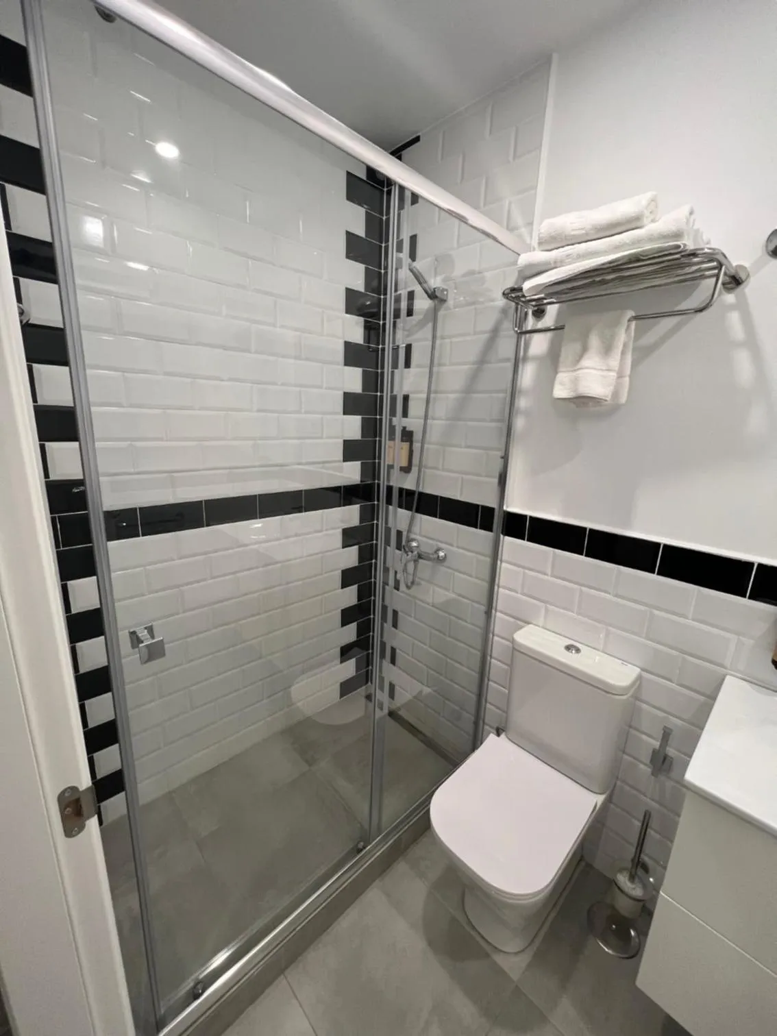 Bathroom in Hostal Galaico