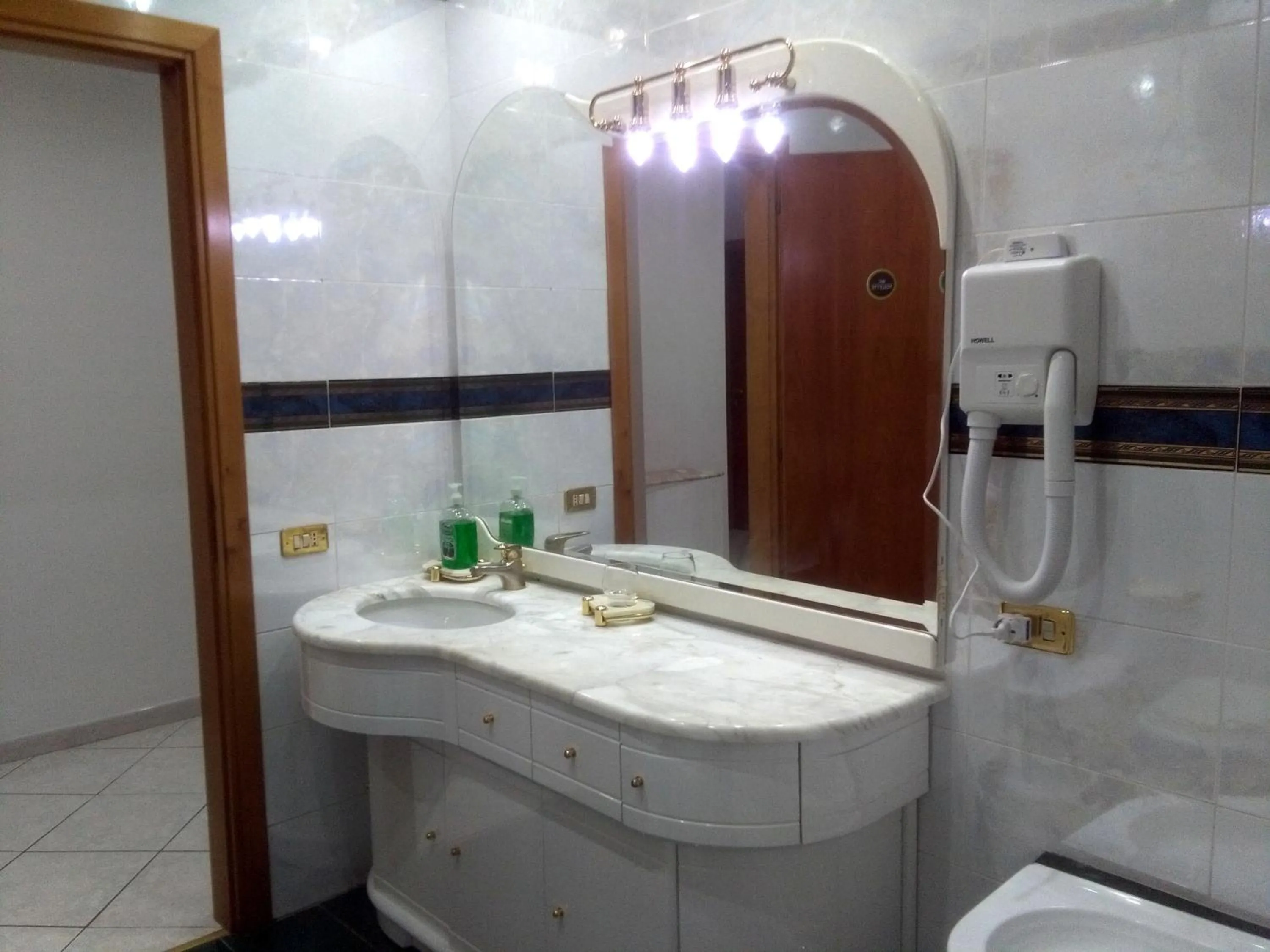 Hot Tub in B&B Salita Metello