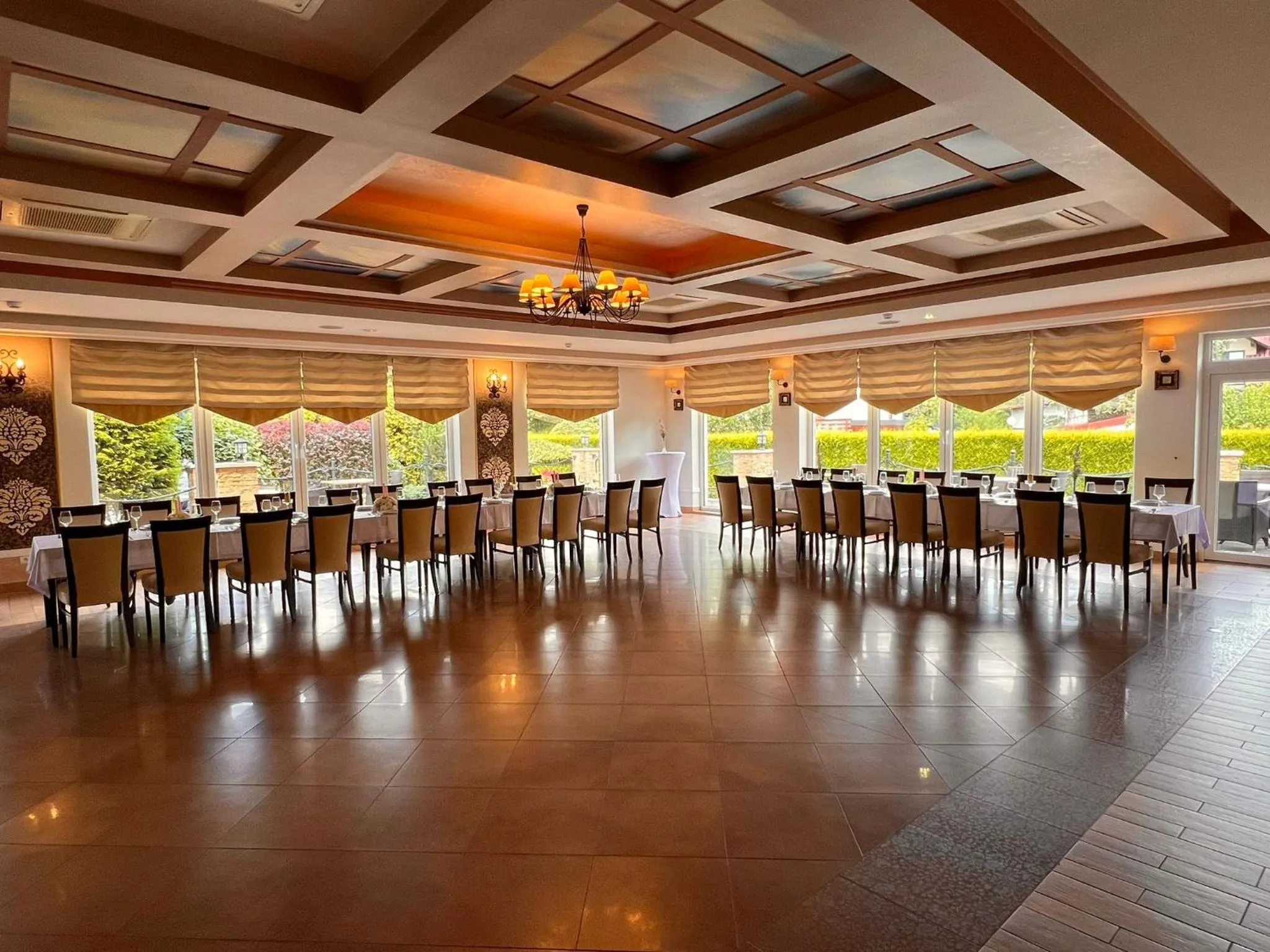 Restaurant/places to eat in Papuga Park Hotel Wellness Marrakesz & SPA