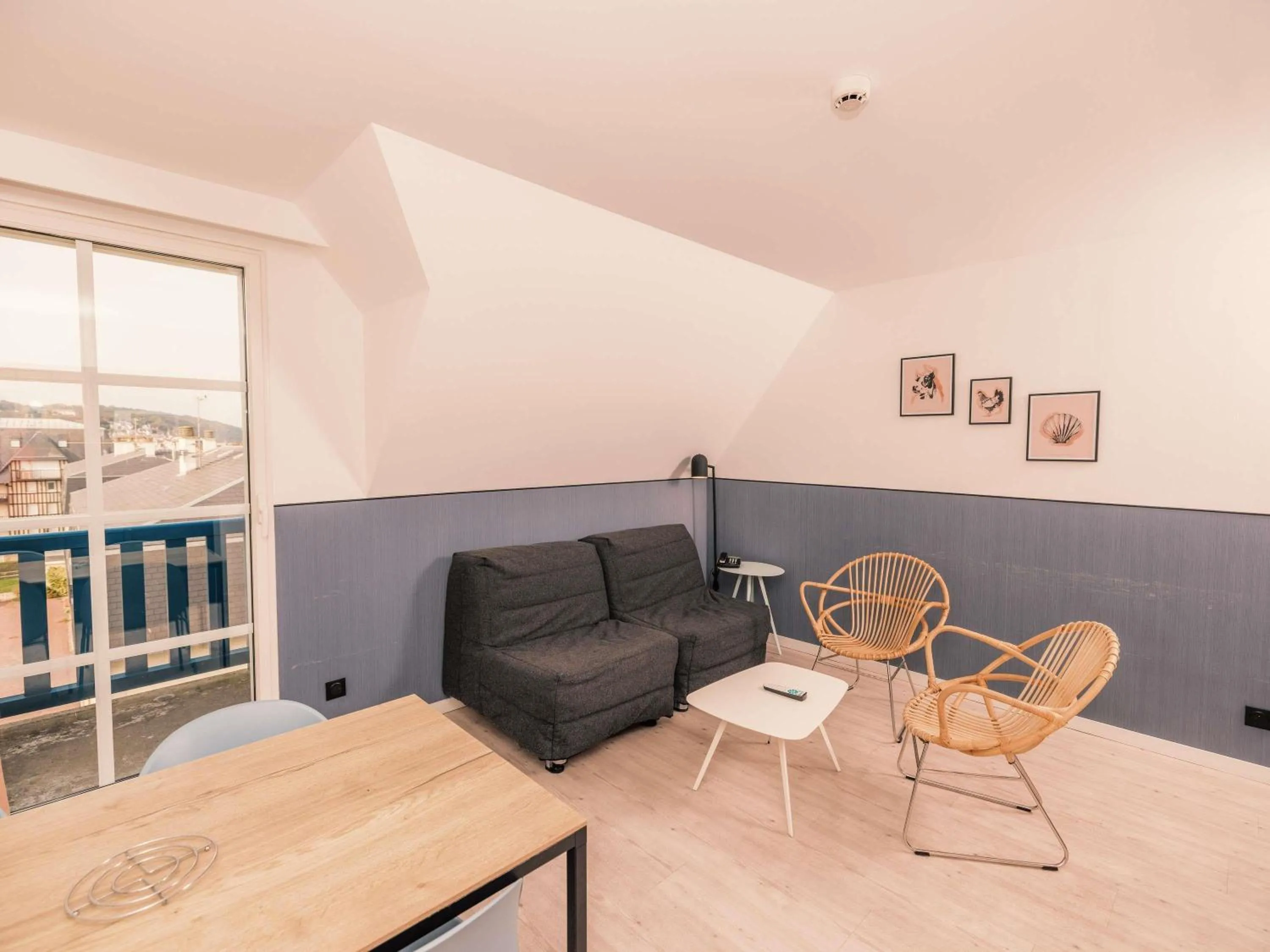 Bedroom in ibis Styles Deauville Villers Plage