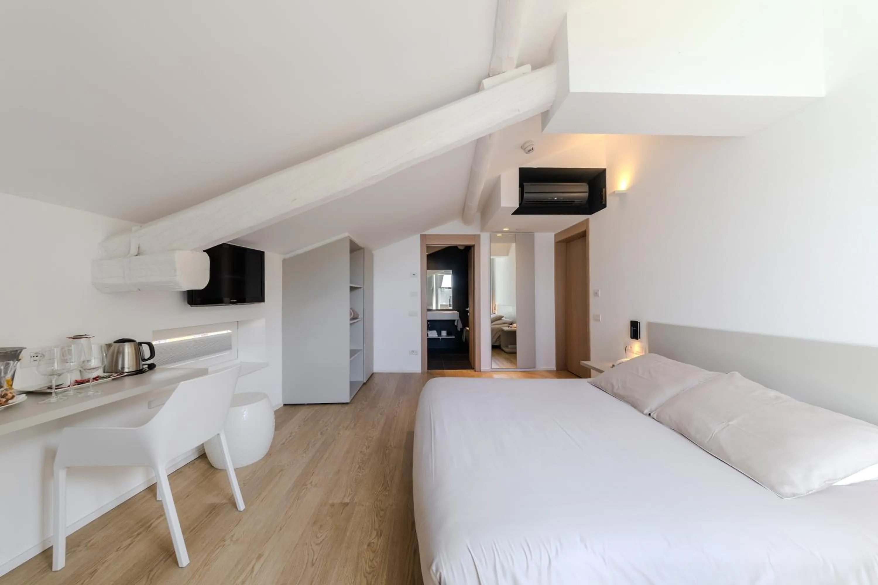 Bed in Hotel Lago Di Garda