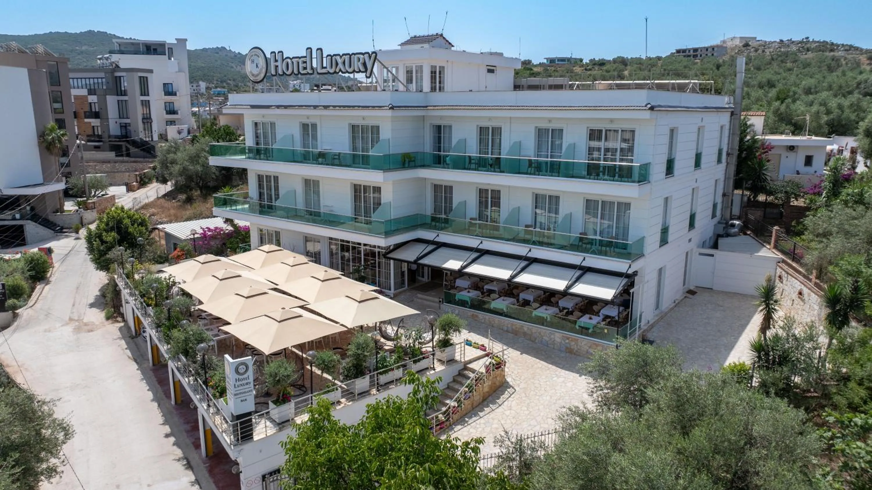 Facade/entrance in Hotel Luxury