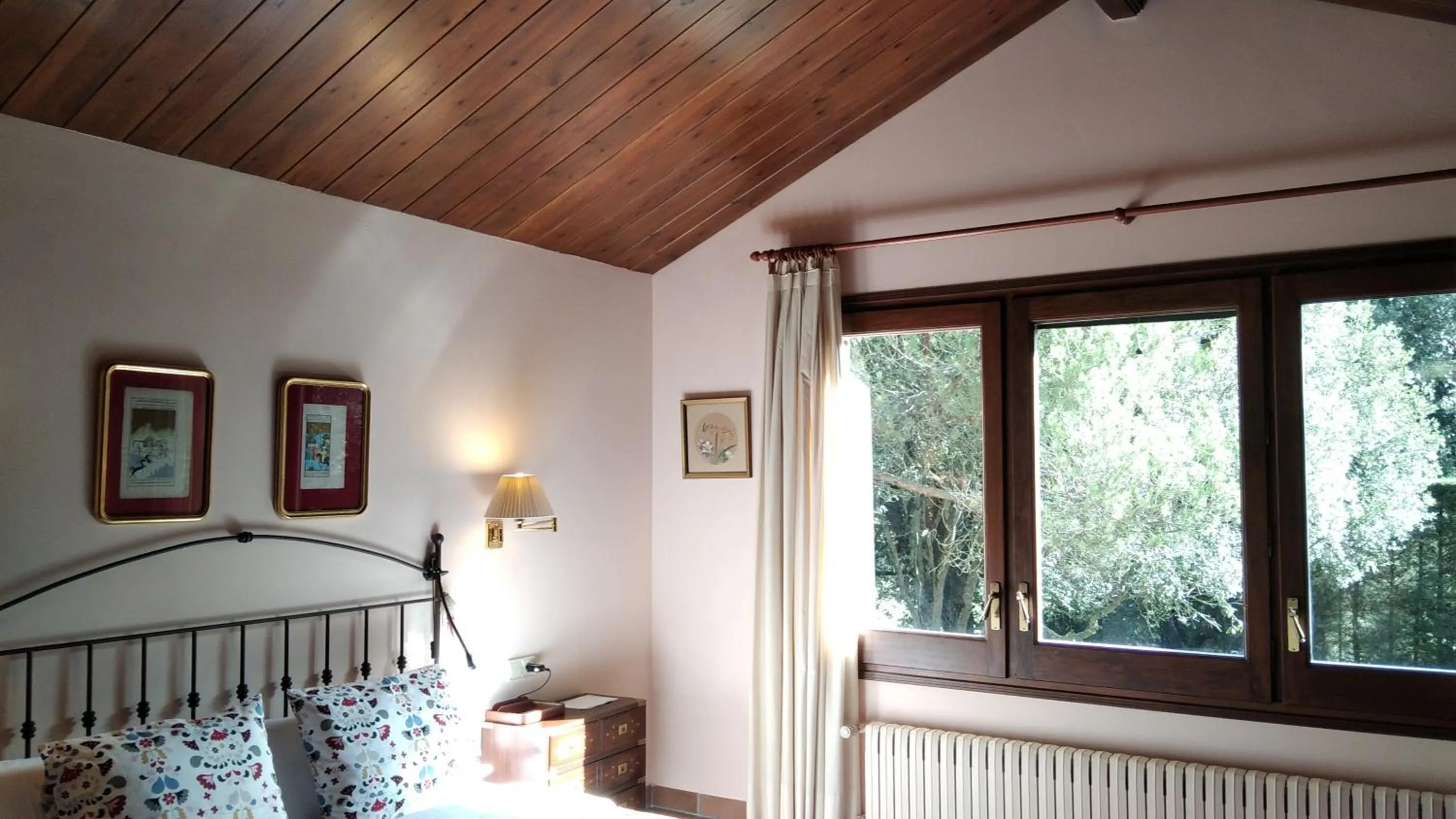 Bedroom in Les Margarides