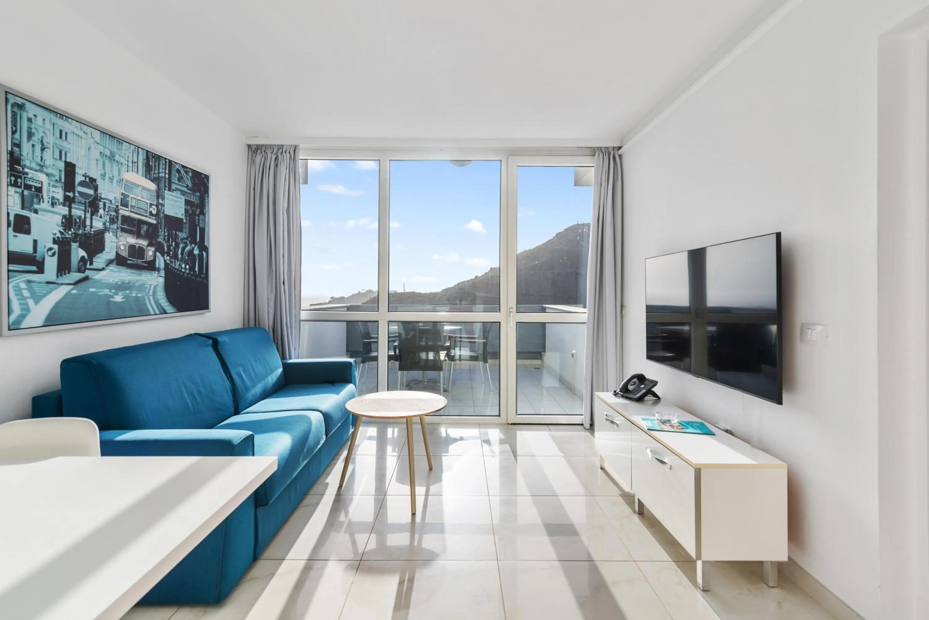 TV and multimedia in Mariposa Del Sol