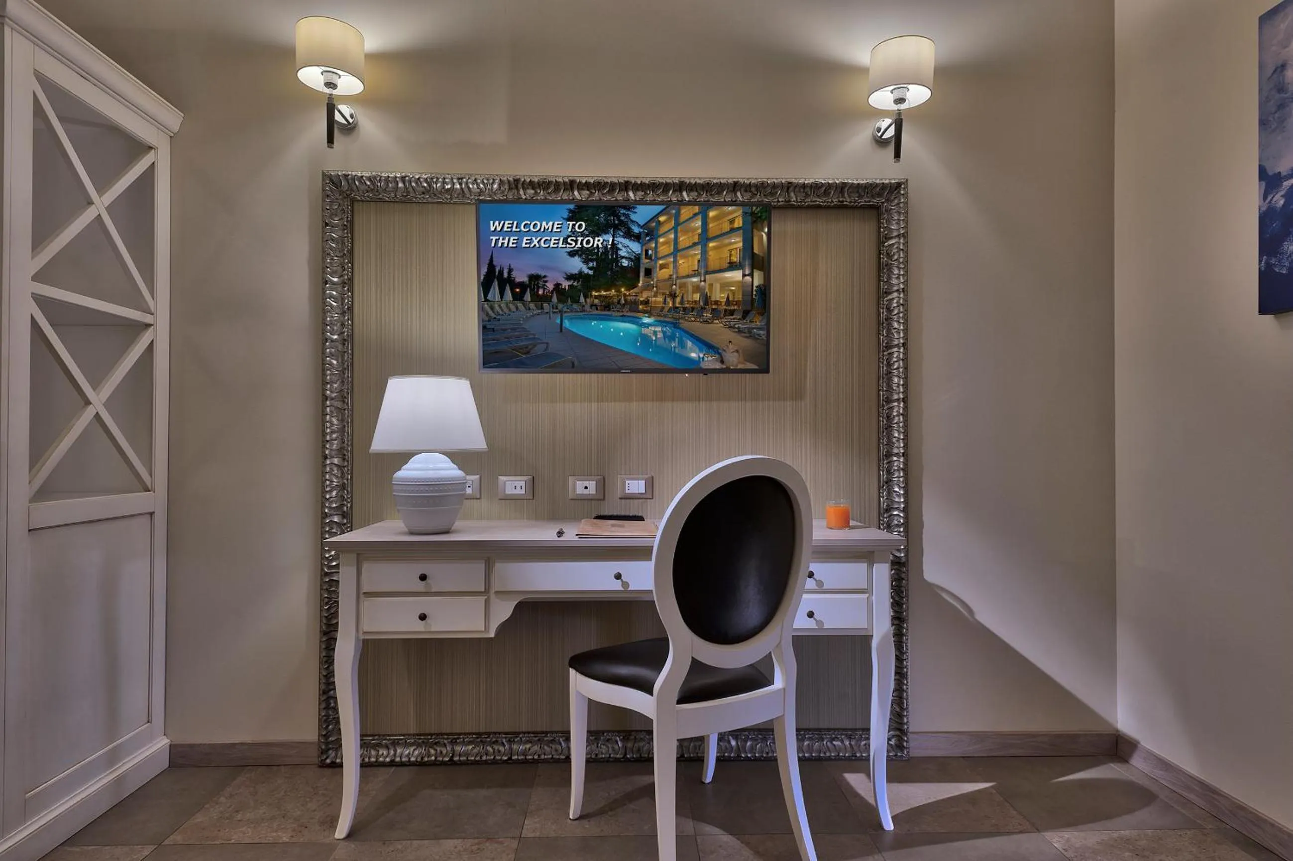 Property logo or sign in Hotel Excelsior Le Terrazze