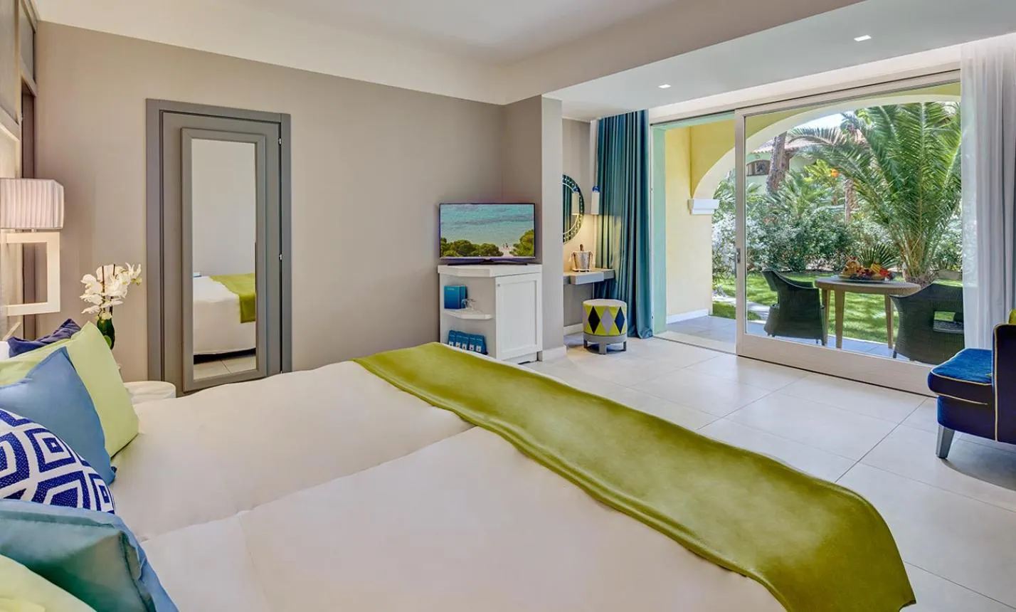 Bed in Forte Village Resort - Pineta