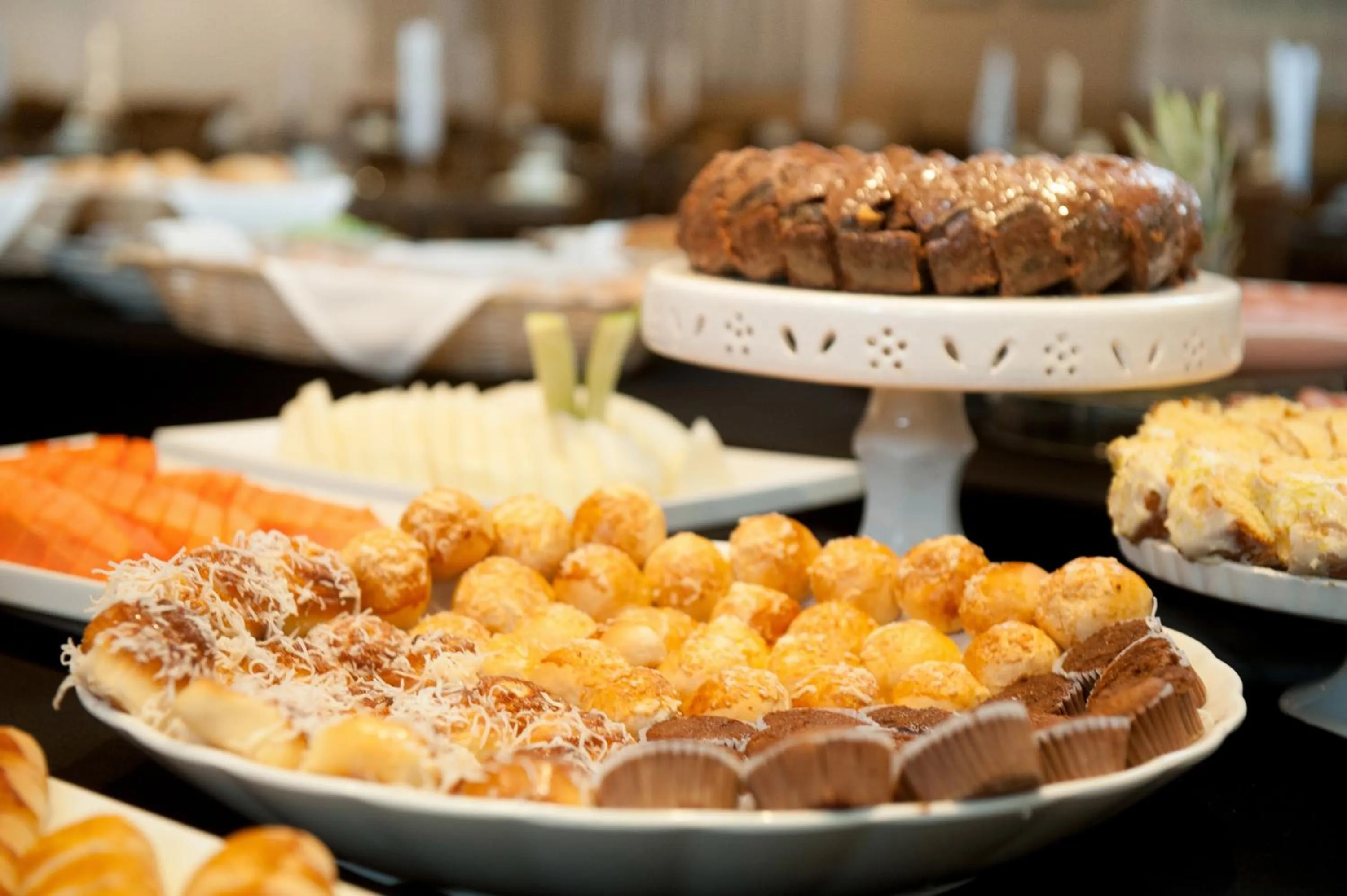 Buffet breakfast in Planalto Bittar Hotel e Eventos