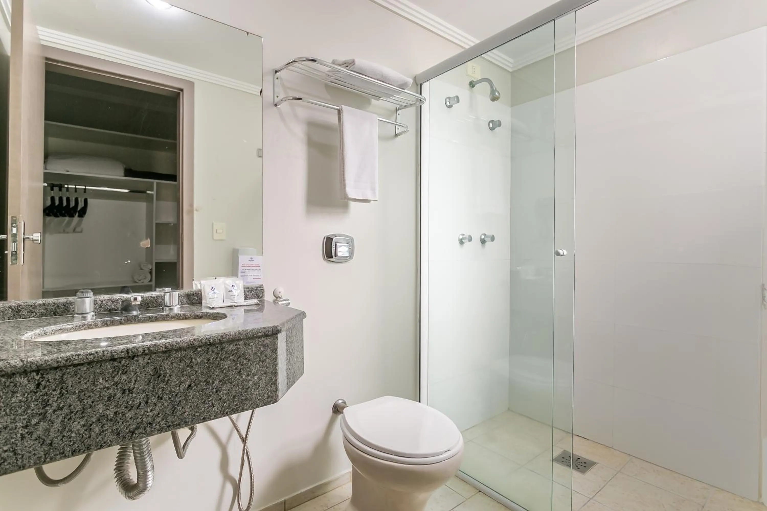 Shower in Valerim Florianópolis