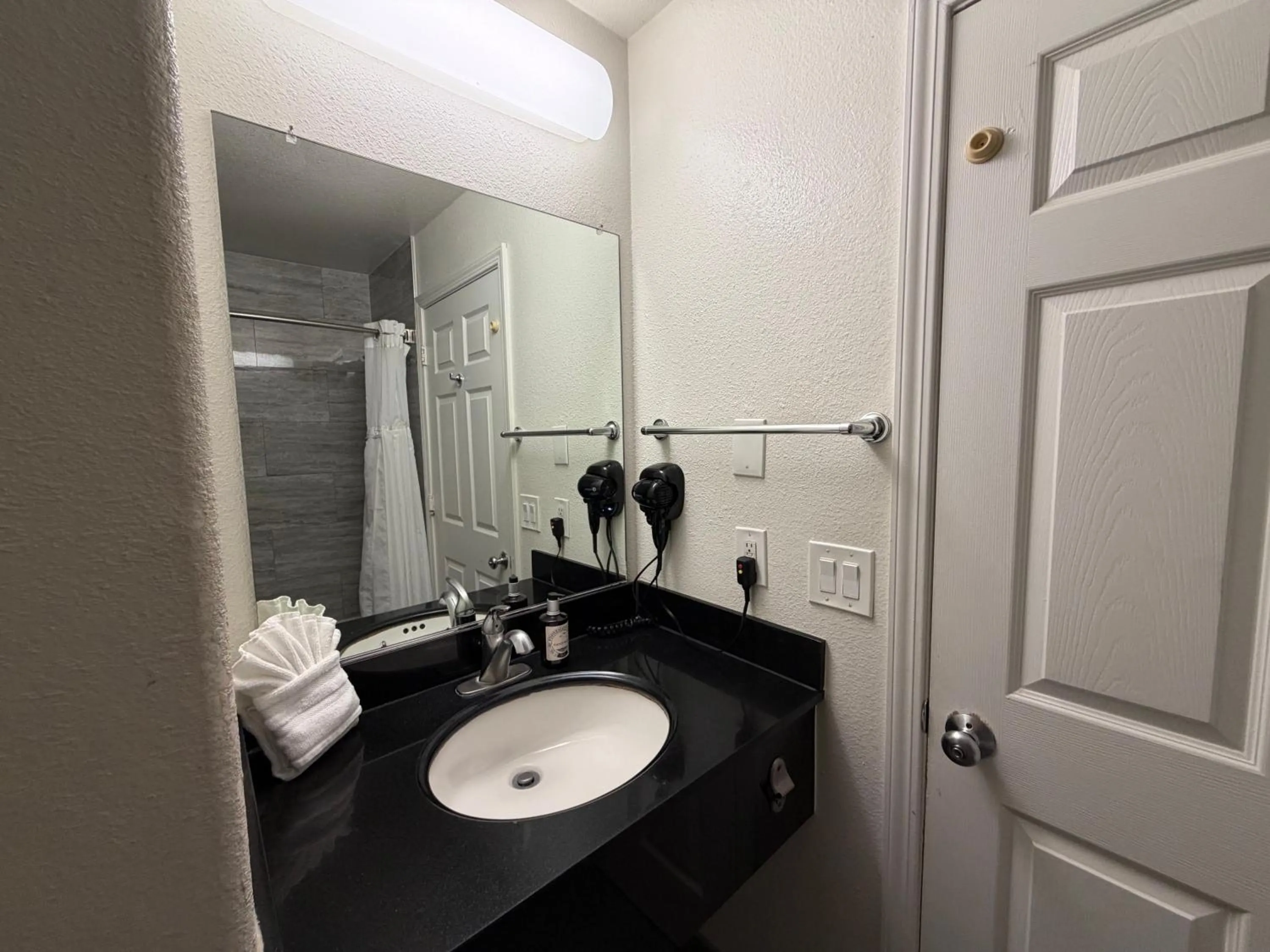 Fisherman's Cove Inn