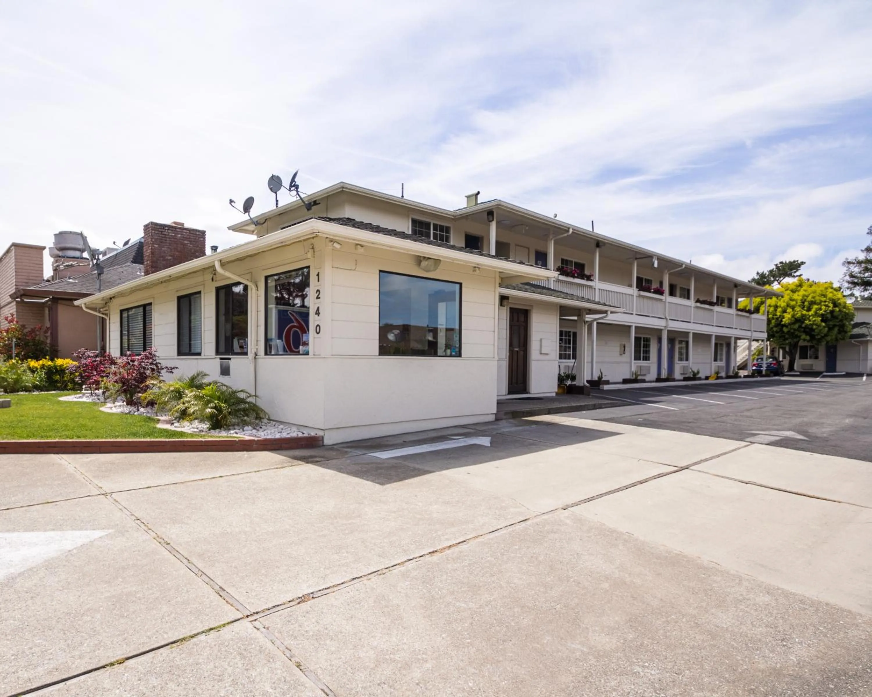 Property building in Fisherman's Cove Inn