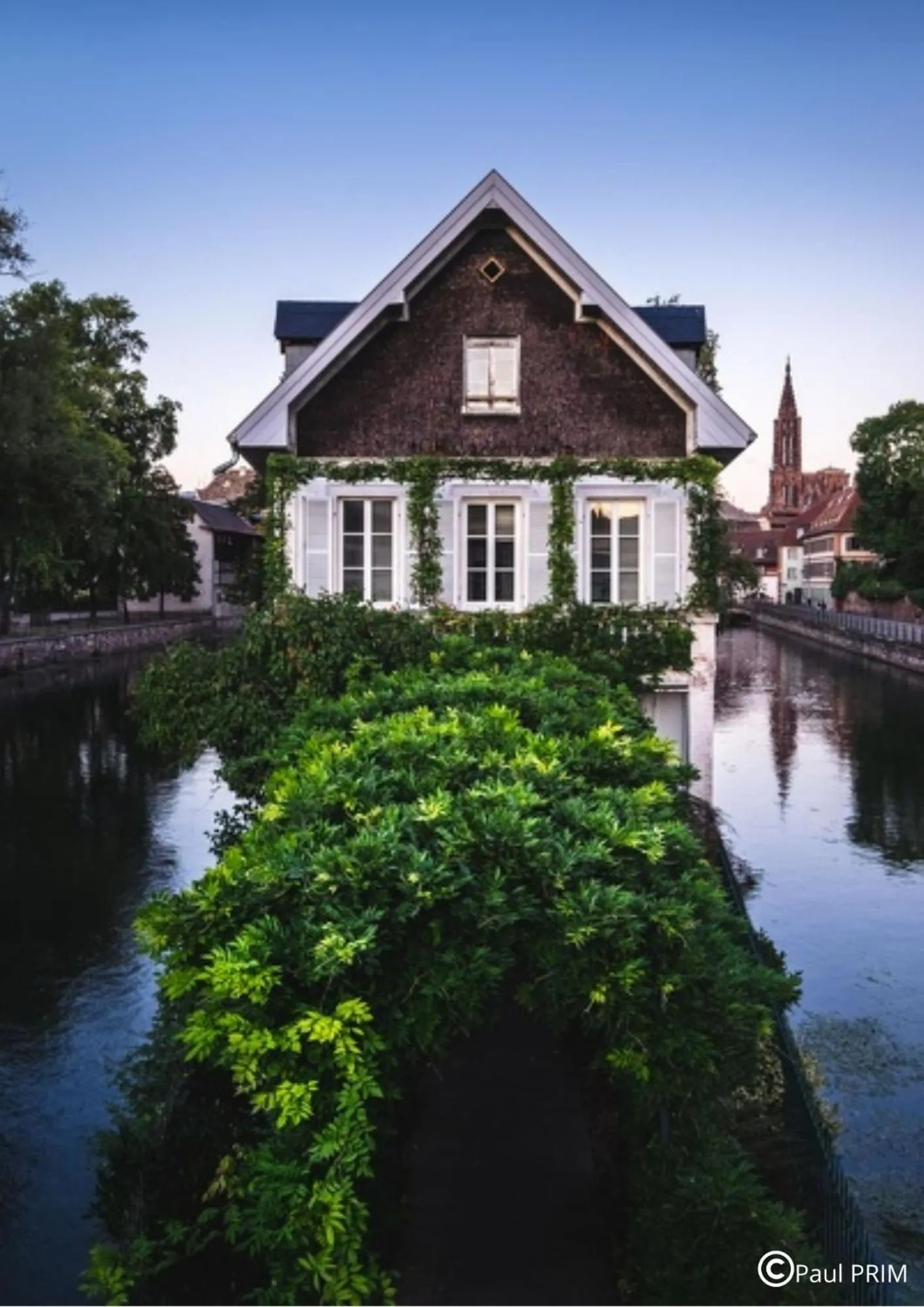 Nearby landmark in Hotel Suisse