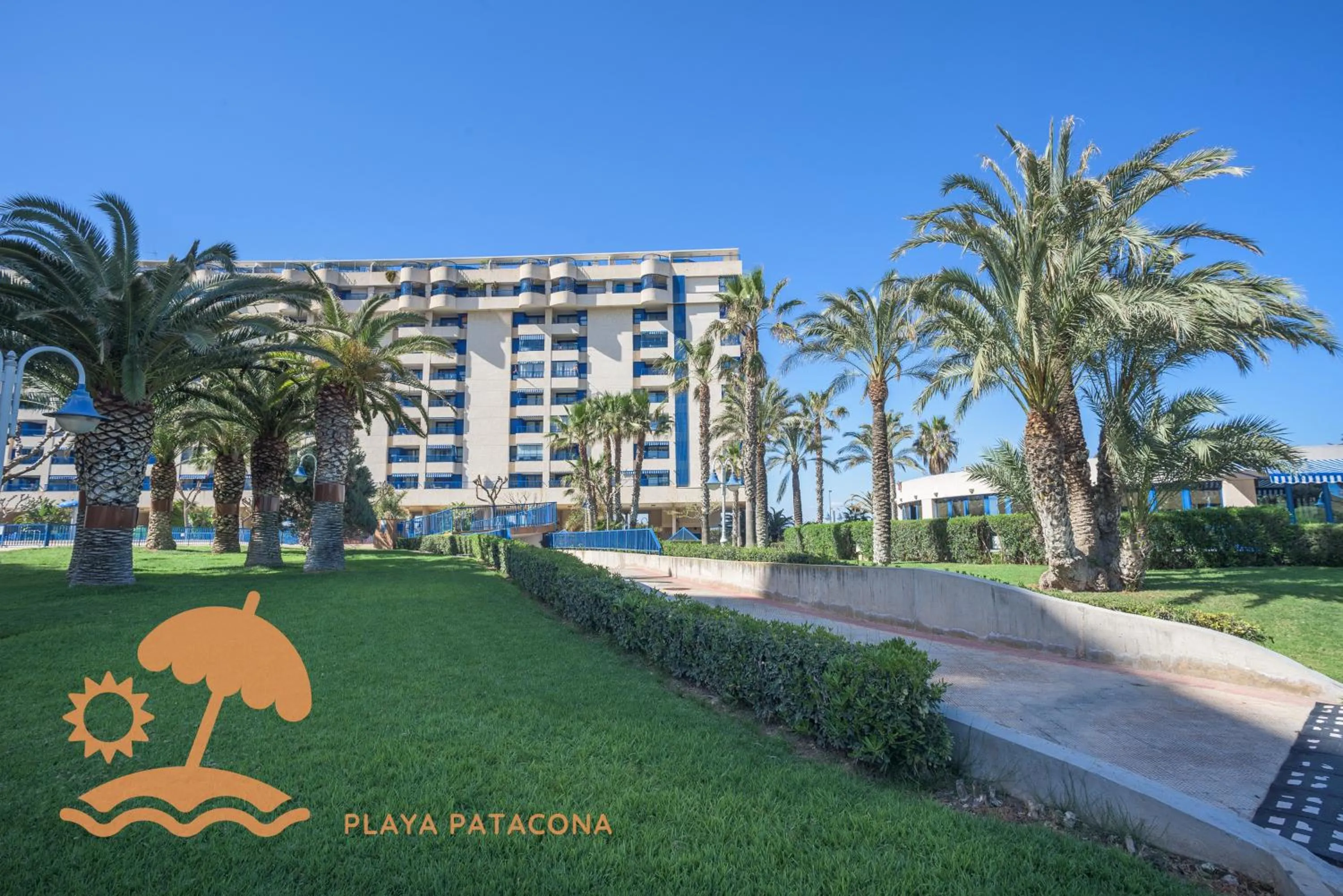 Property building in Patacona Relax & Resort Apartments