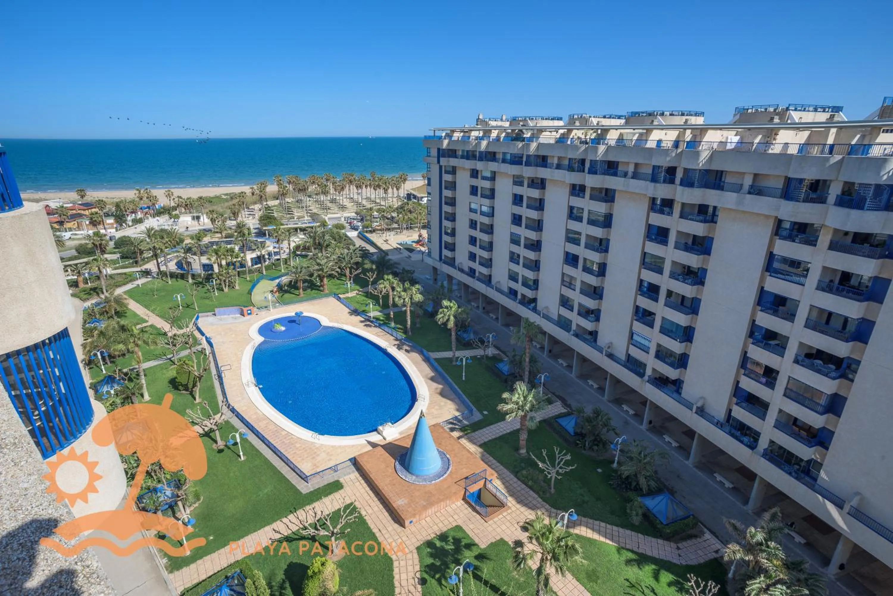 Swimming pool in Patacona Relax & Resort Apartments