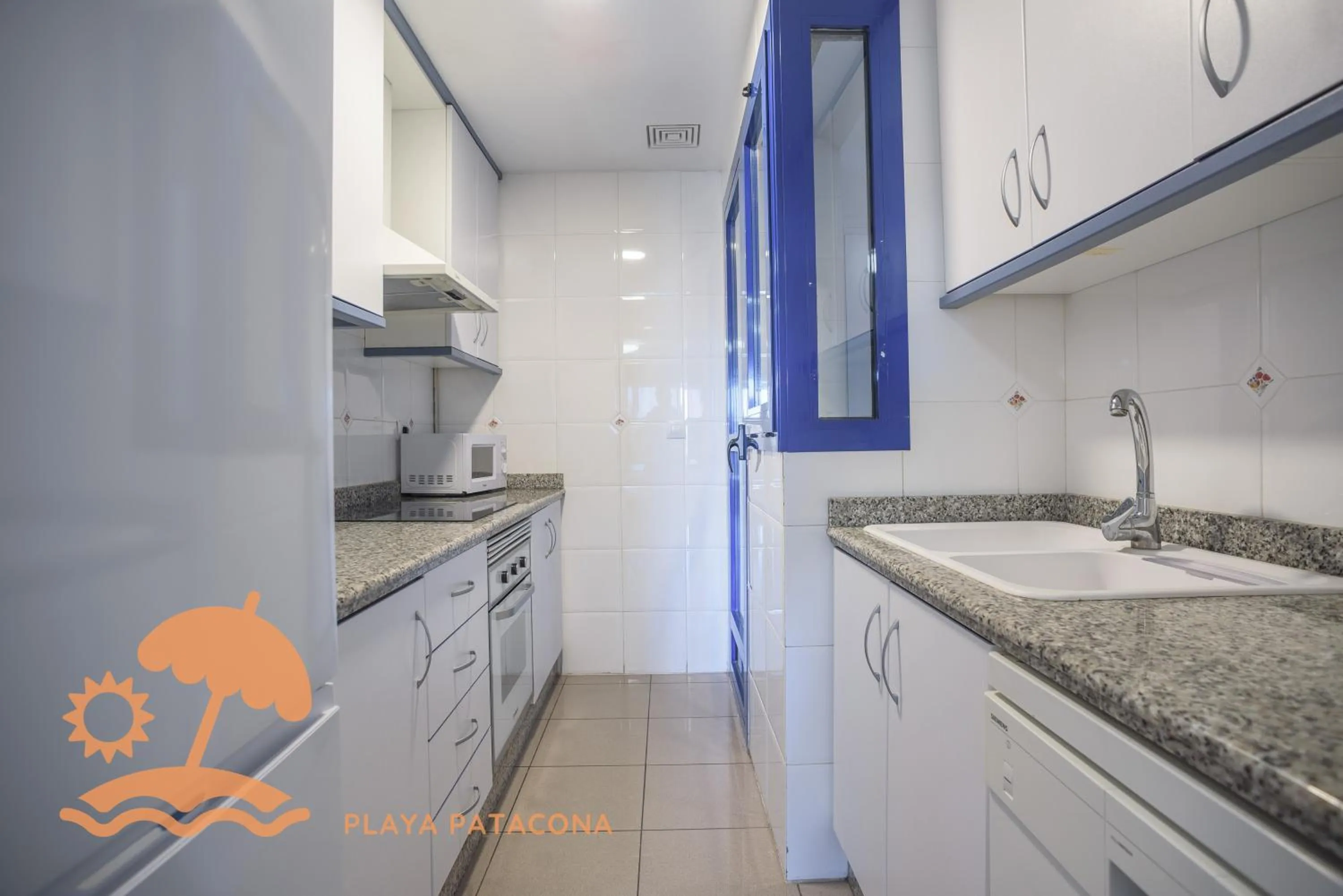 kitchen in Patacona Relax & Resort Apartments