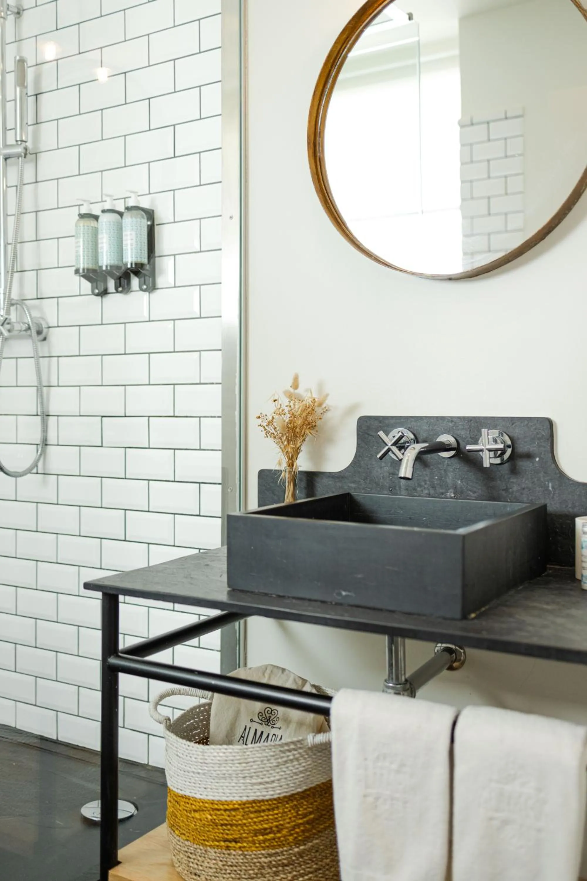Bathroom in Almaria - Ex Libris Apartments | Chiado