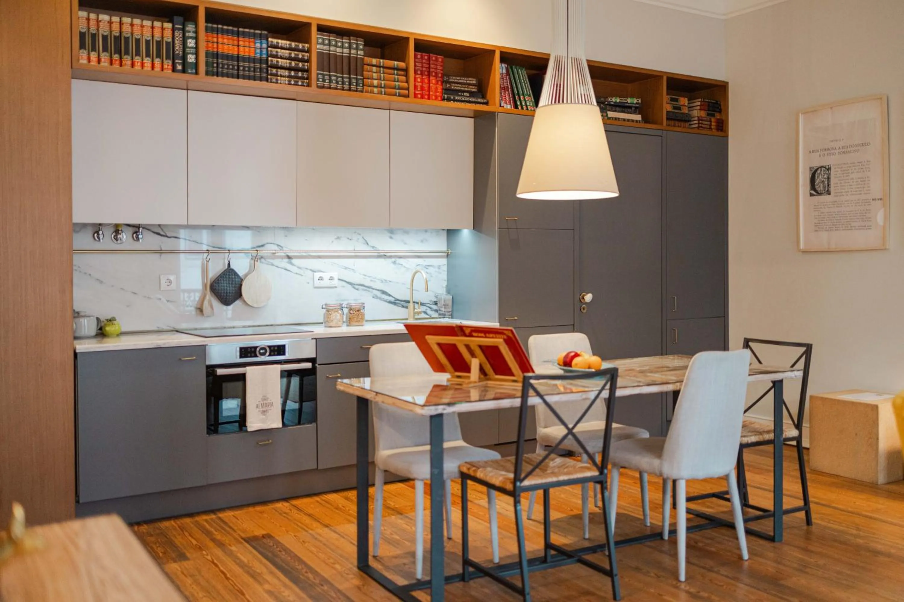 Dining area in Almaria - Ex Libris Apartments | Chiado