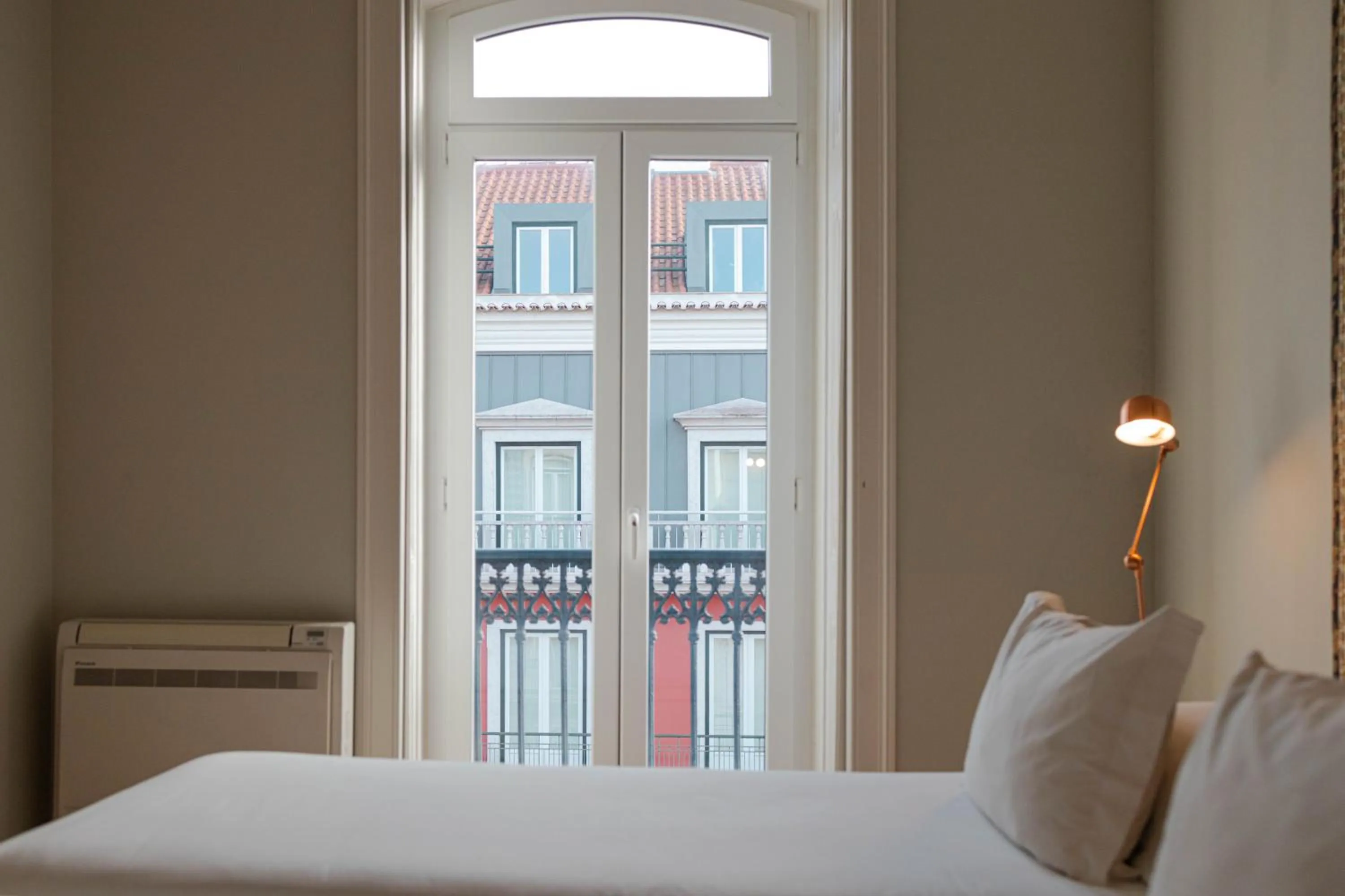 Bedroom, Bed in Almaria - Ex Libris Apartments | Chiado
