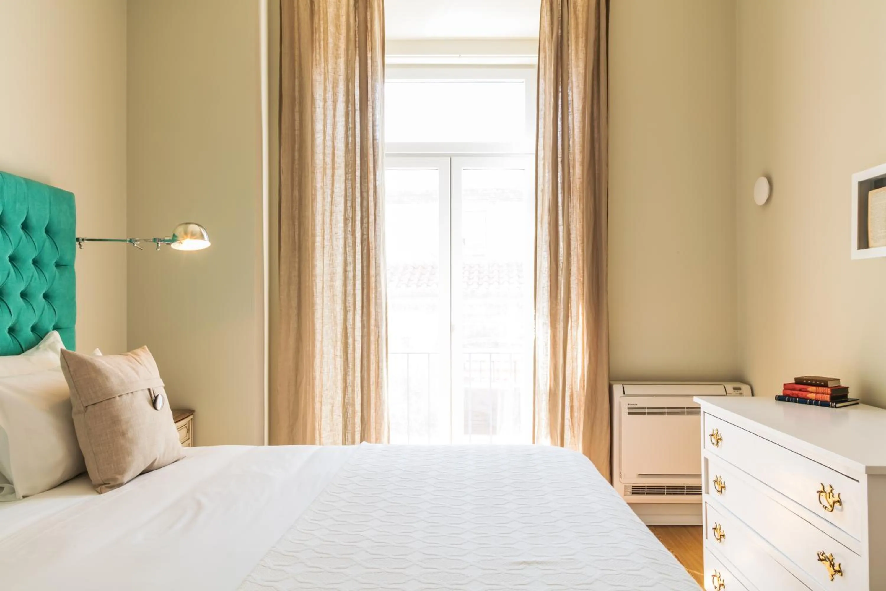 Day, Bed in Almaria - Ex Libris Apartments | Chiado