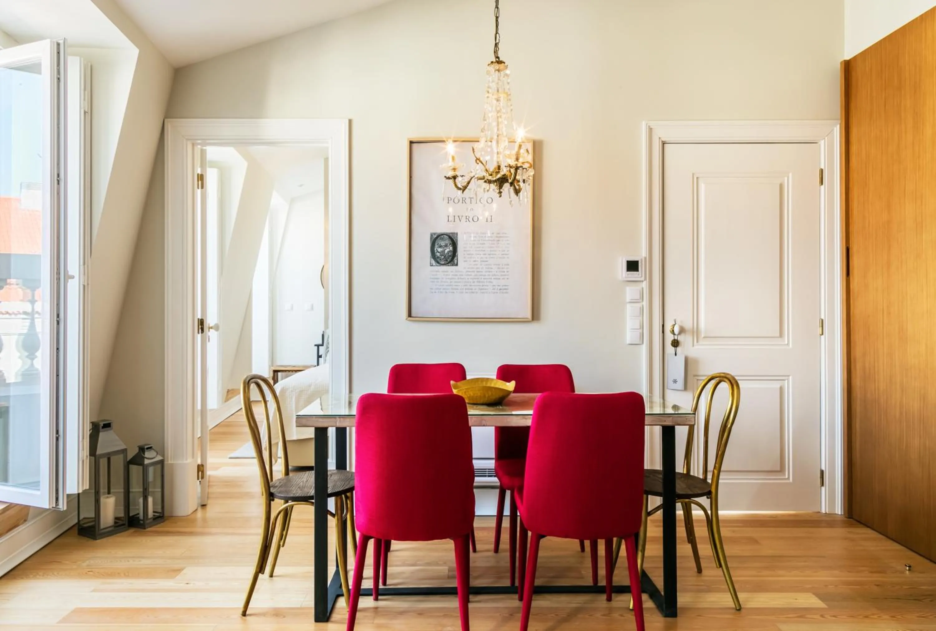Dining area in Almaria - Ex Libris Apartments | Chiado