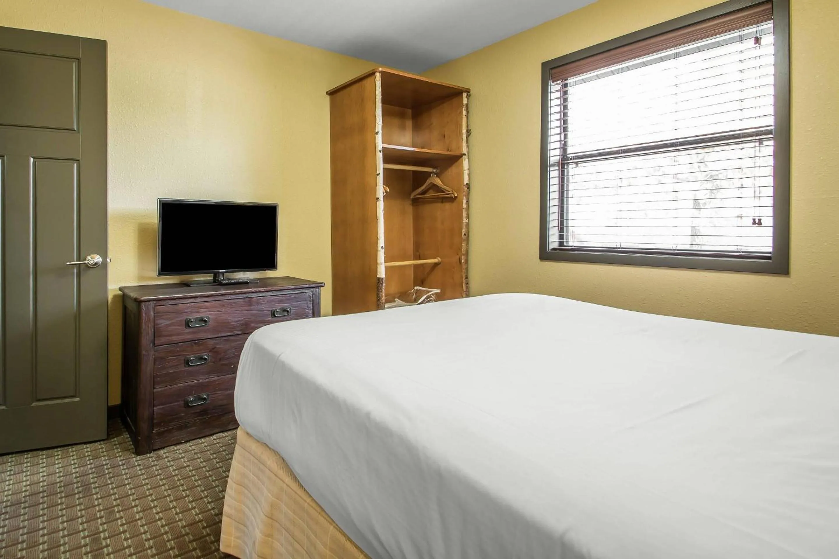 Bedroom, Bed in Bluegreen Vacations Christmas Mountain Village, an Ascend Collection Resort