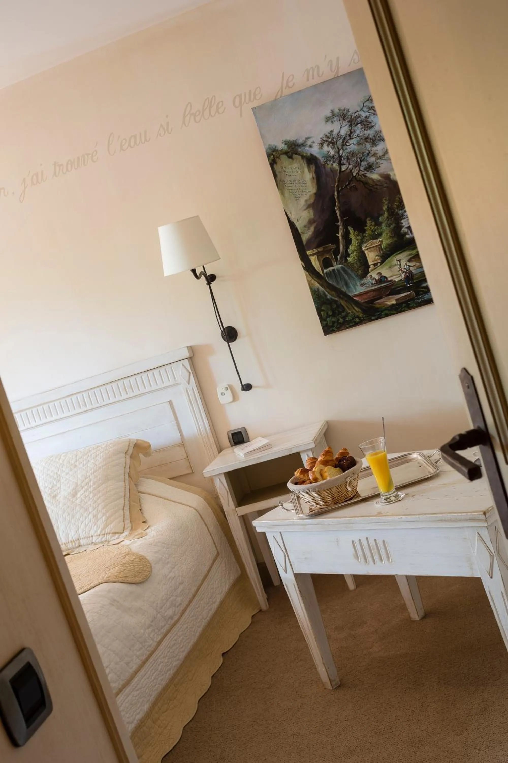 Bedroom, Bed in Domaine de Clairefontaine - Teritoria