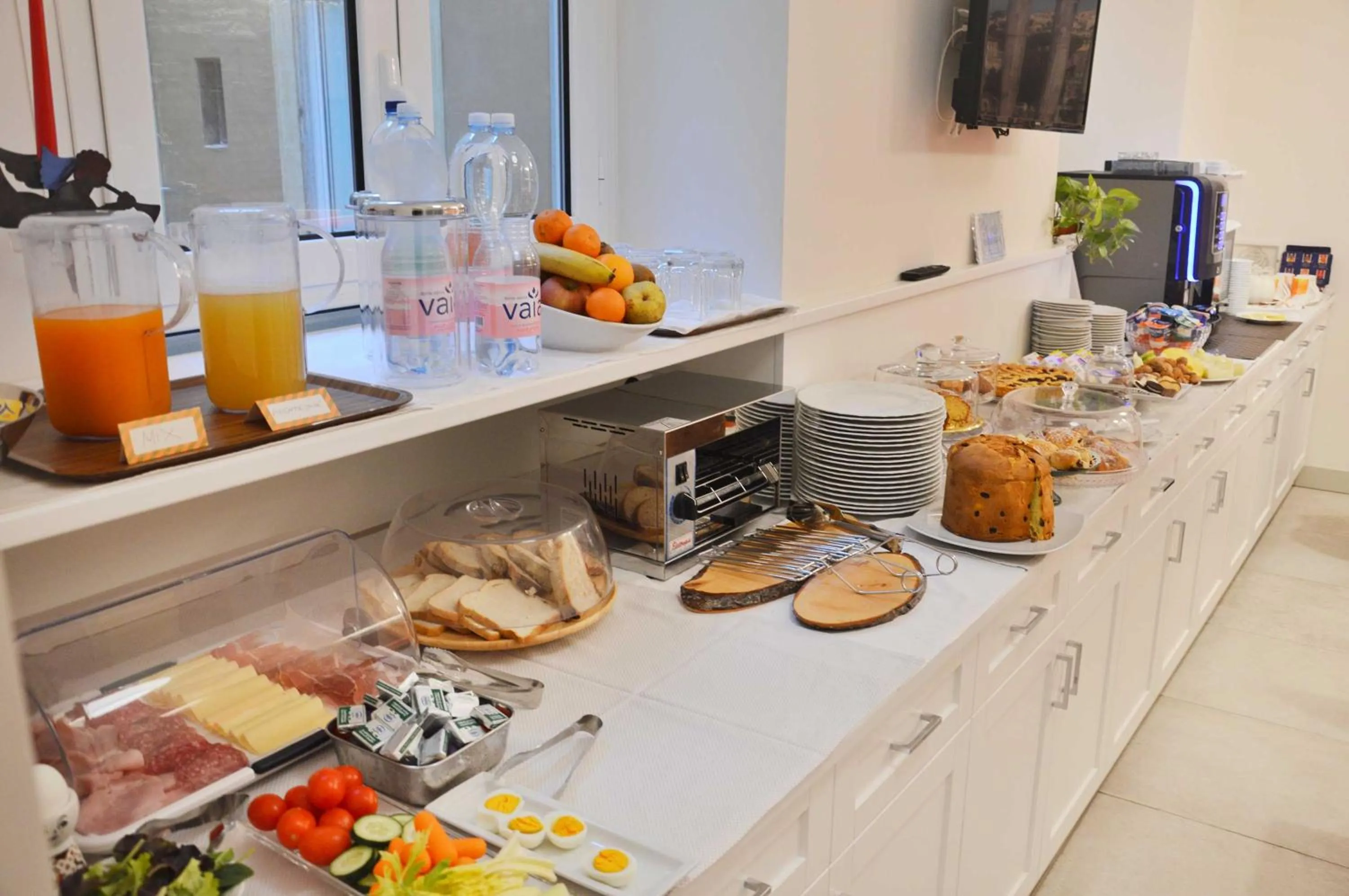 Breakfast in Navona Luxury Guesthouse