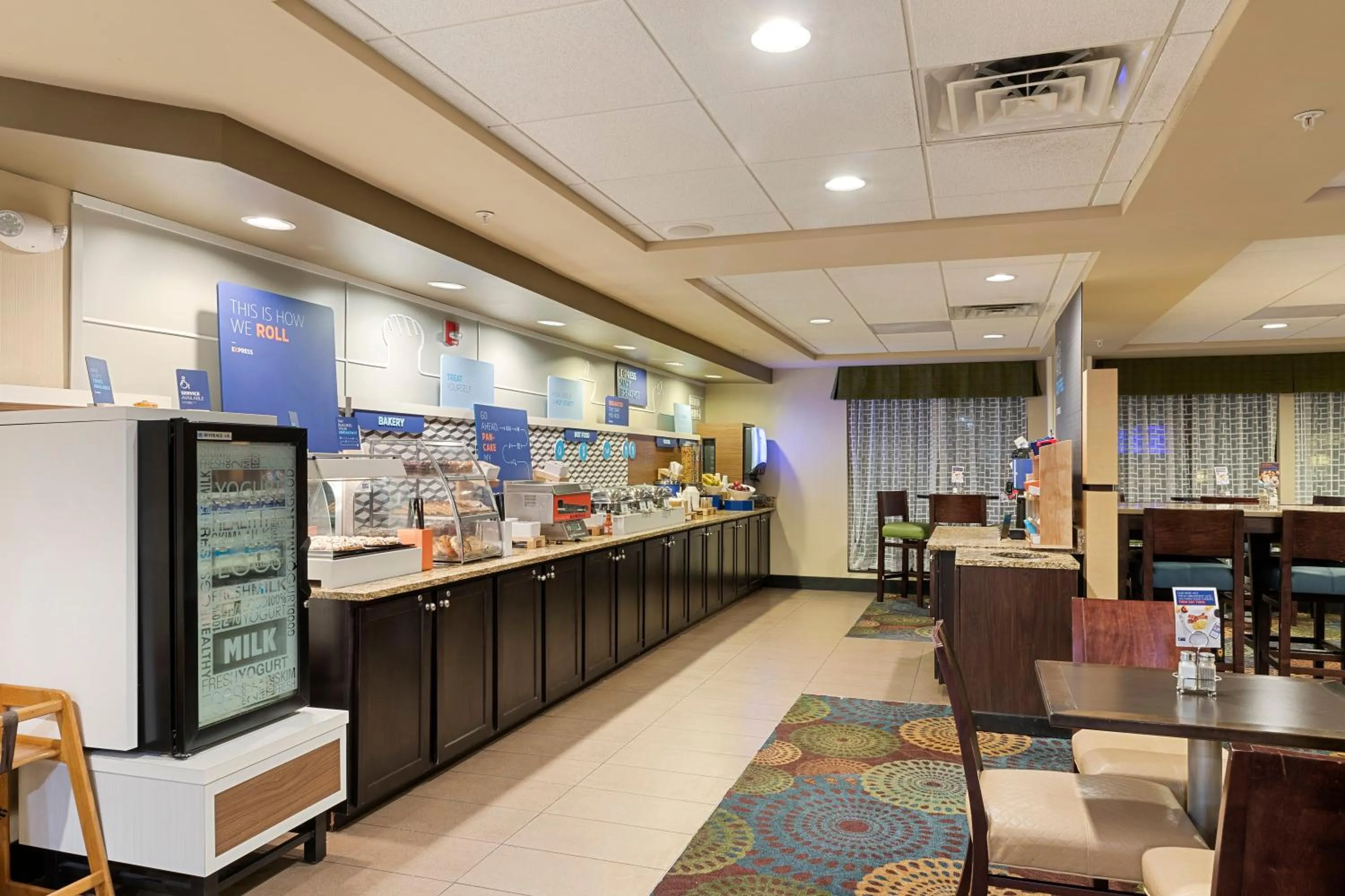 Breakfast in Holiday Inn Express Bloomington West by IHG