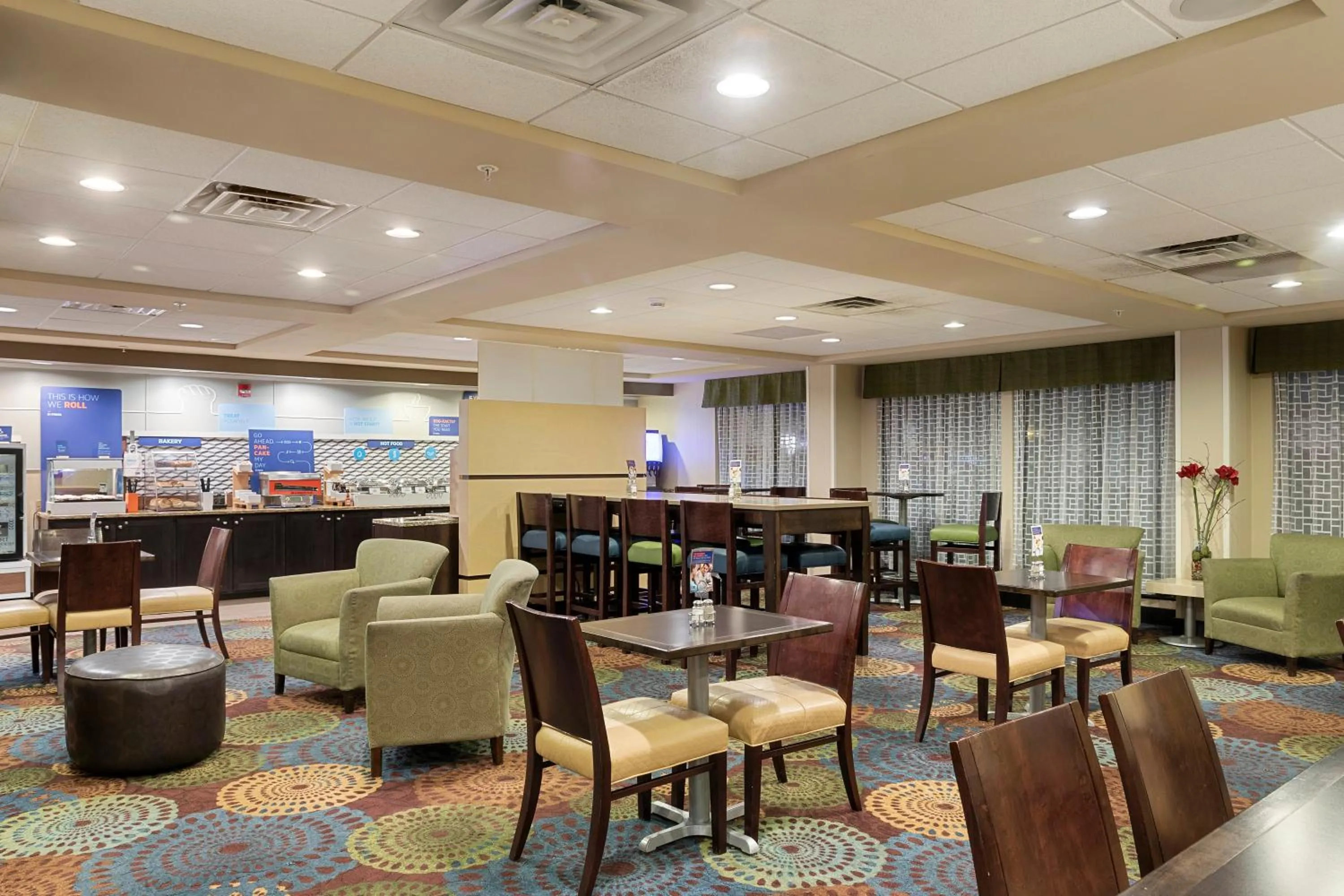 Breakfast in Holiday Inn Express Bloomington West by IHG