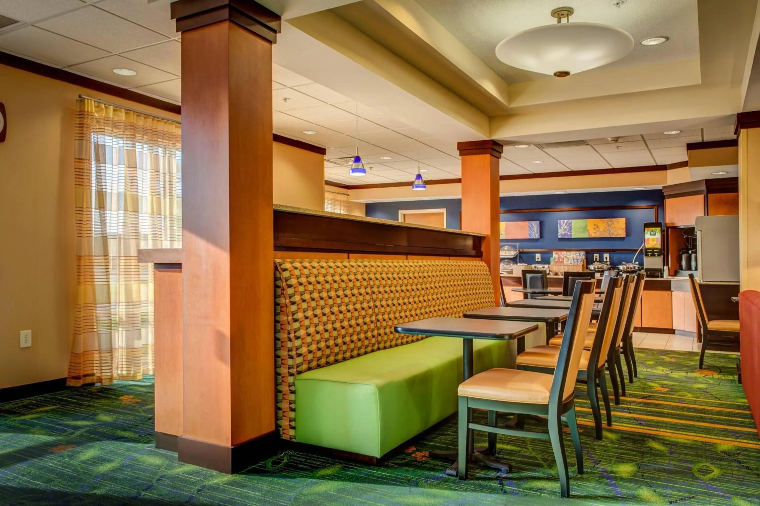 Breakfast in Fairfield Inn and Suites by Marriott Indianapolis/ Noblesville