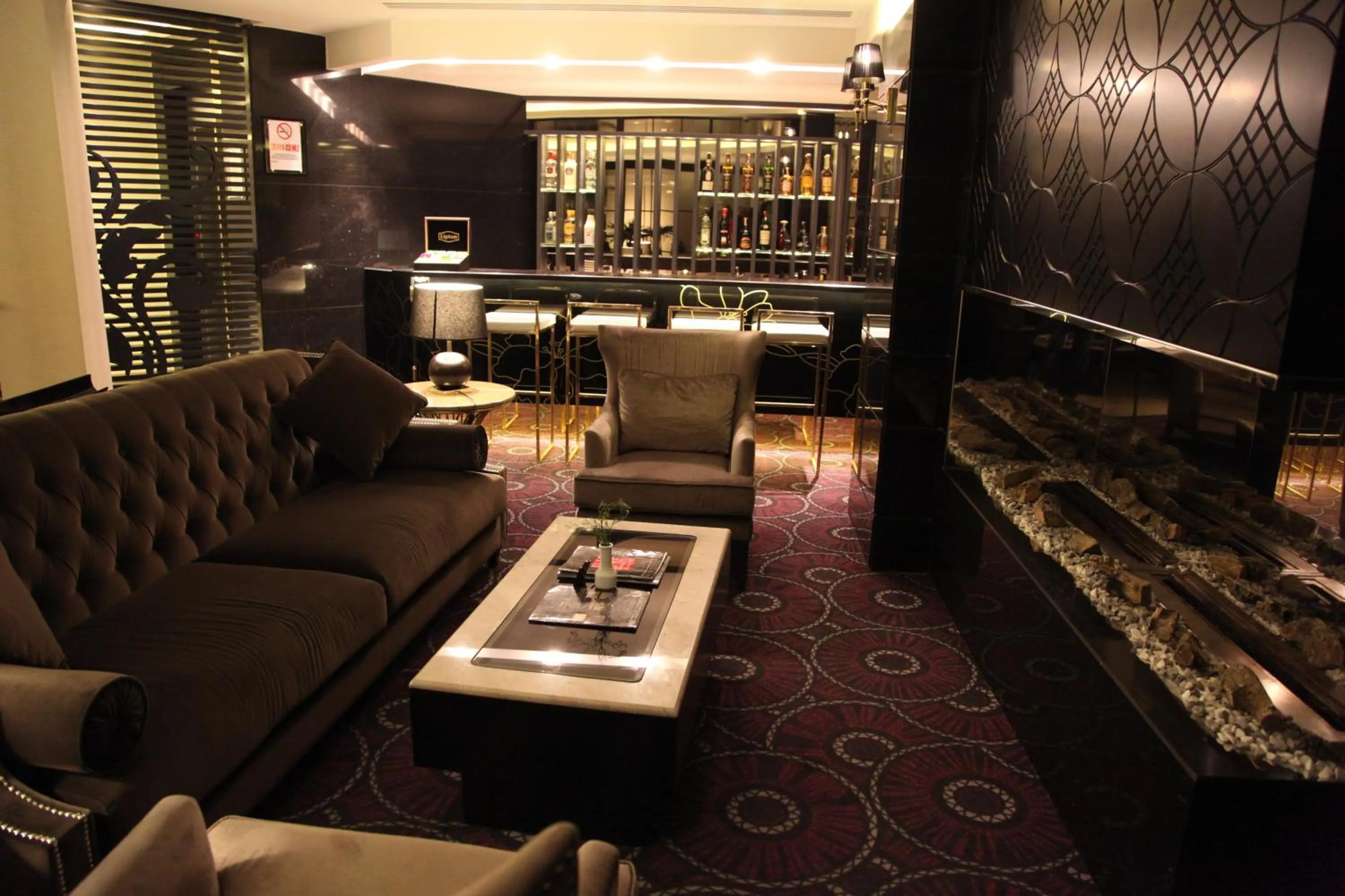 Lounge or bar in Mirilayon Hotel - Old Town