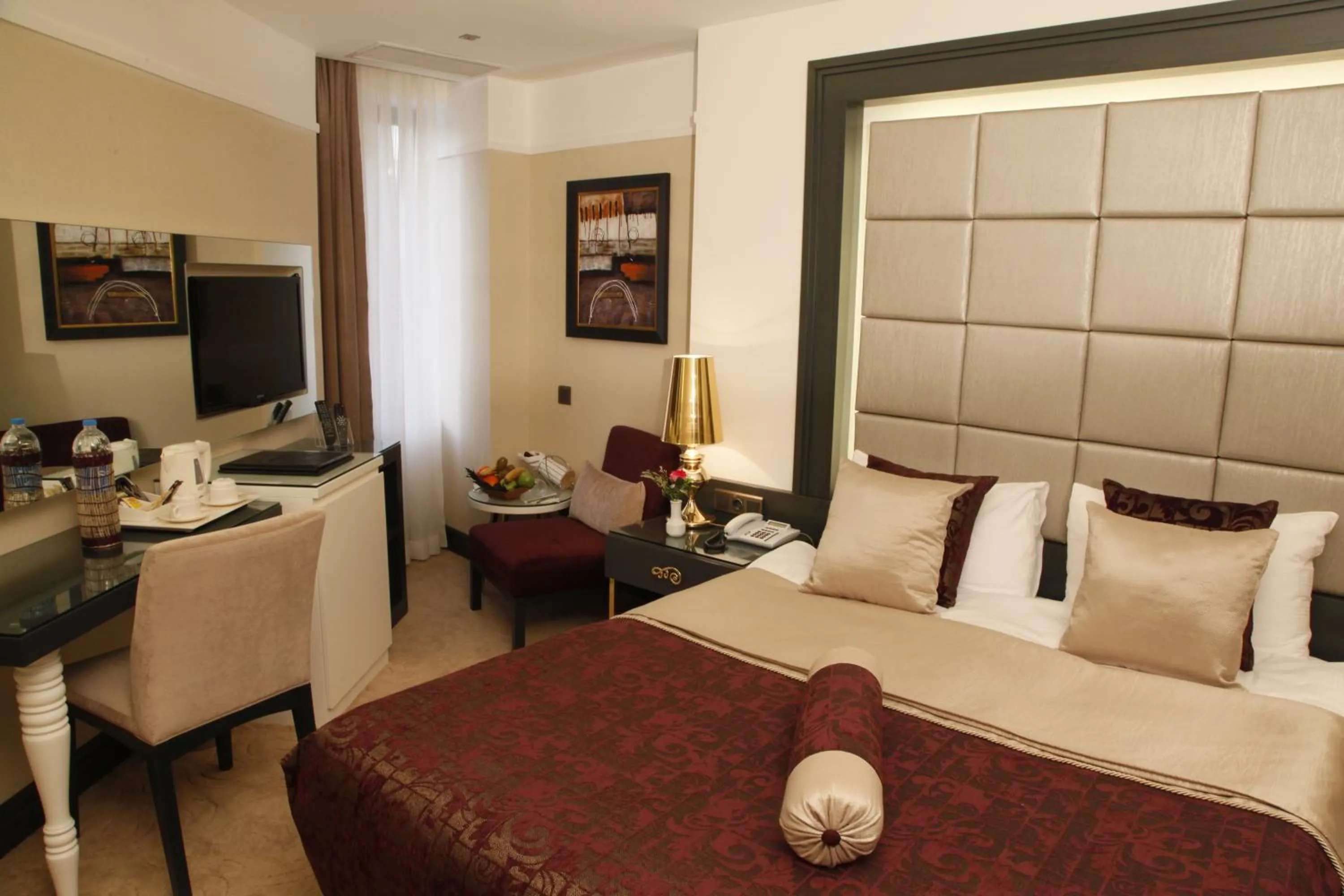 Shower in Mirilayon Hotel - Old Town