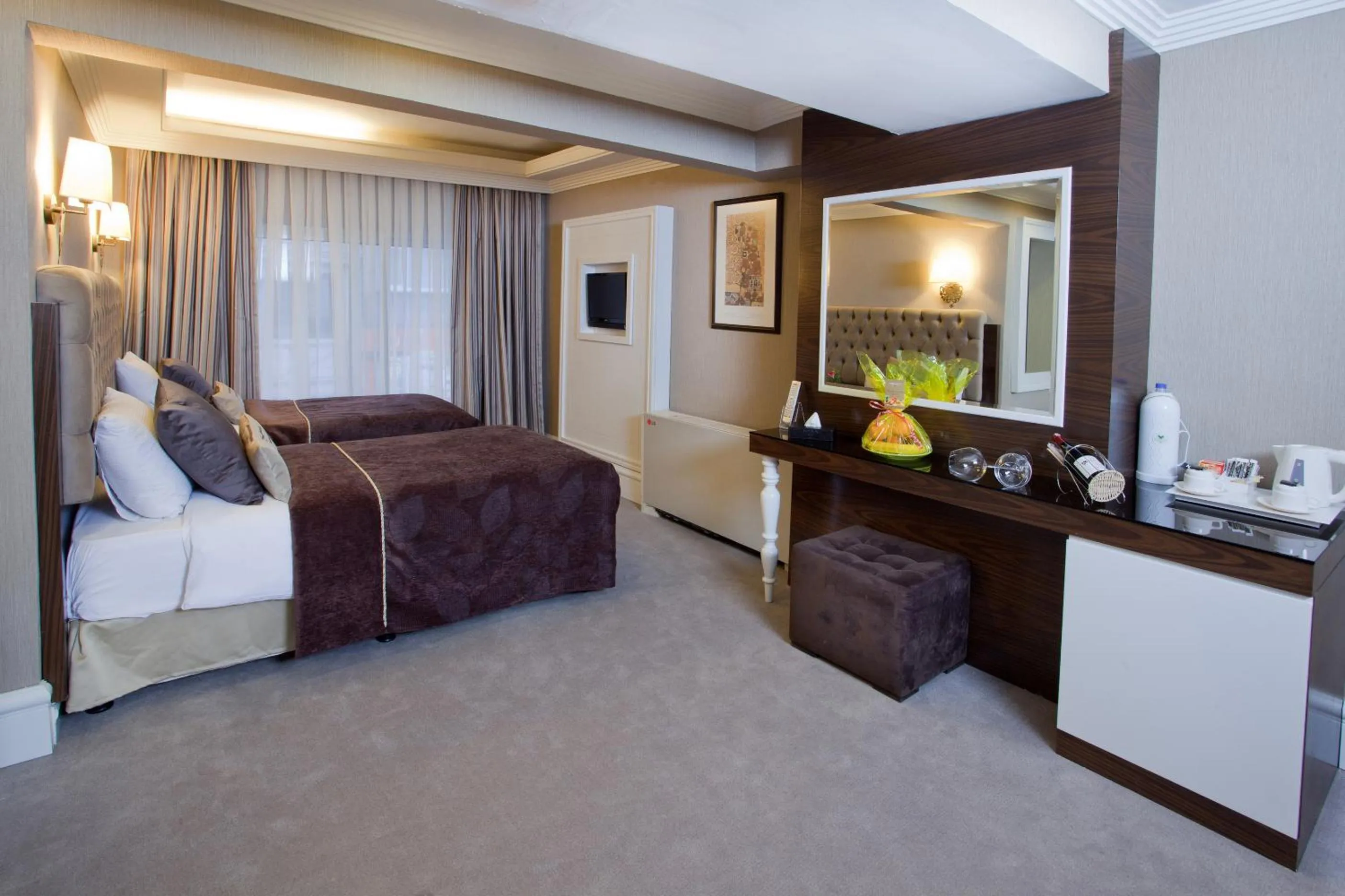 Shower in Mirilayon Hotel - Old Town