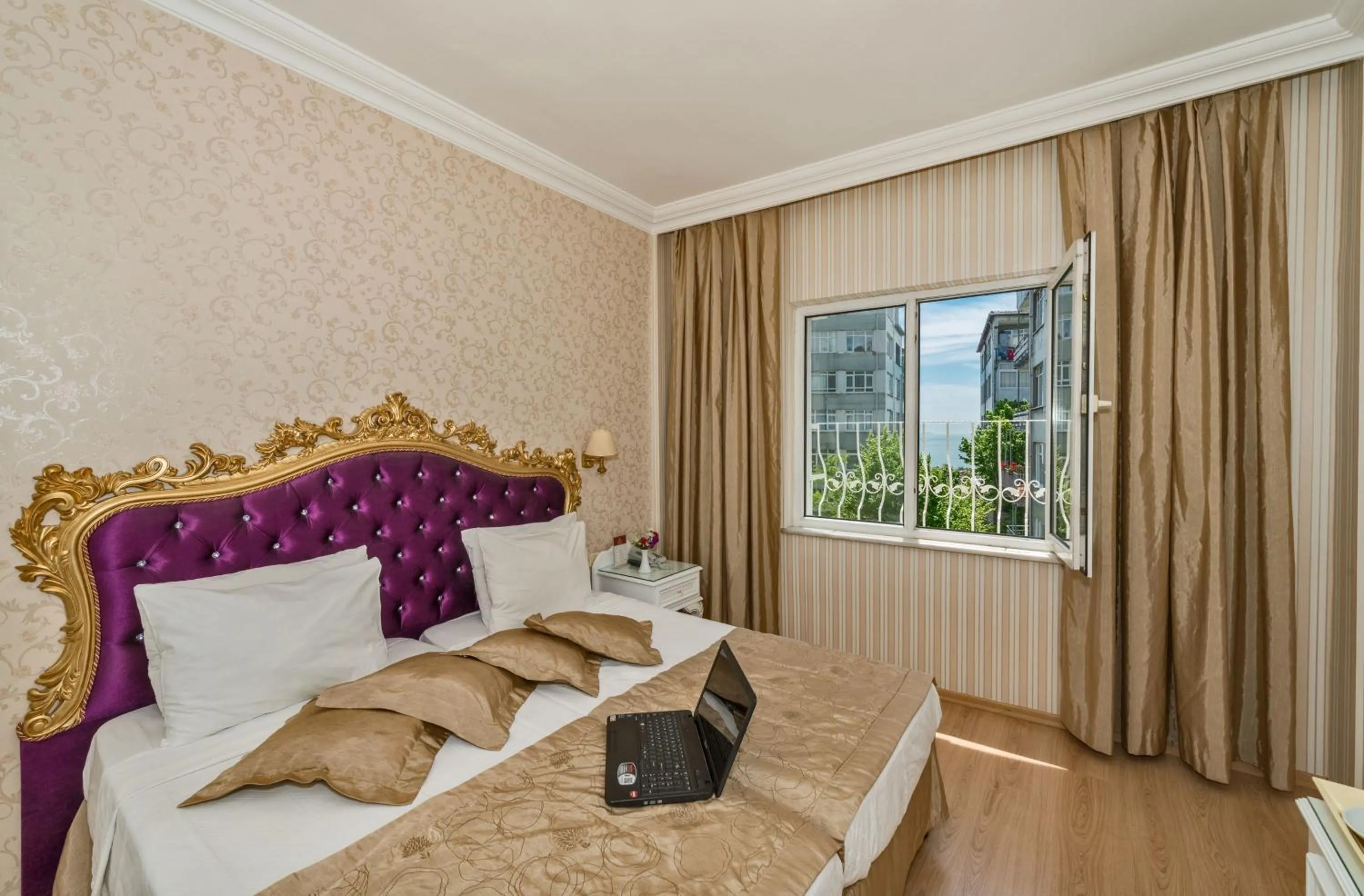 Property building, Bed in Santa Sophia Hotel - İstanbul