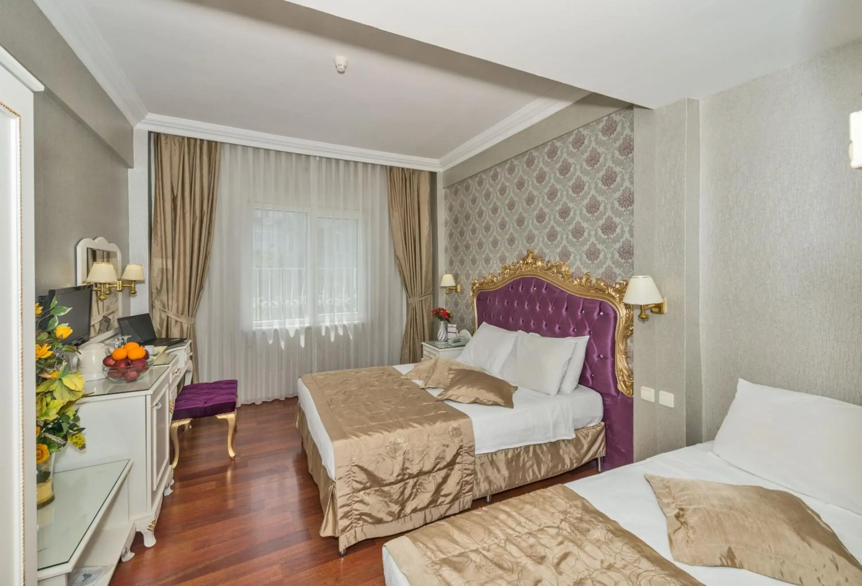 Standard Triple Room in Santa Sophia Hotel - İstanbul Standard Triple Room in Santa Sophia Hotel - İstanbul