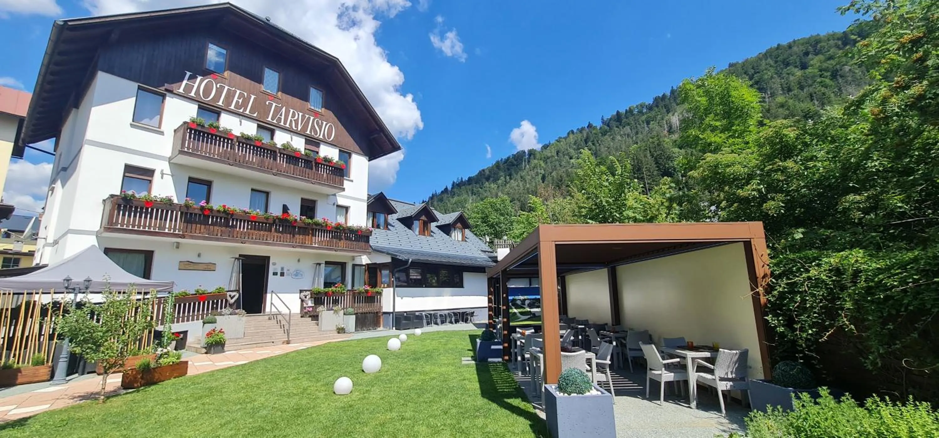 Property building in Hotel Tarvisio Four Seasons