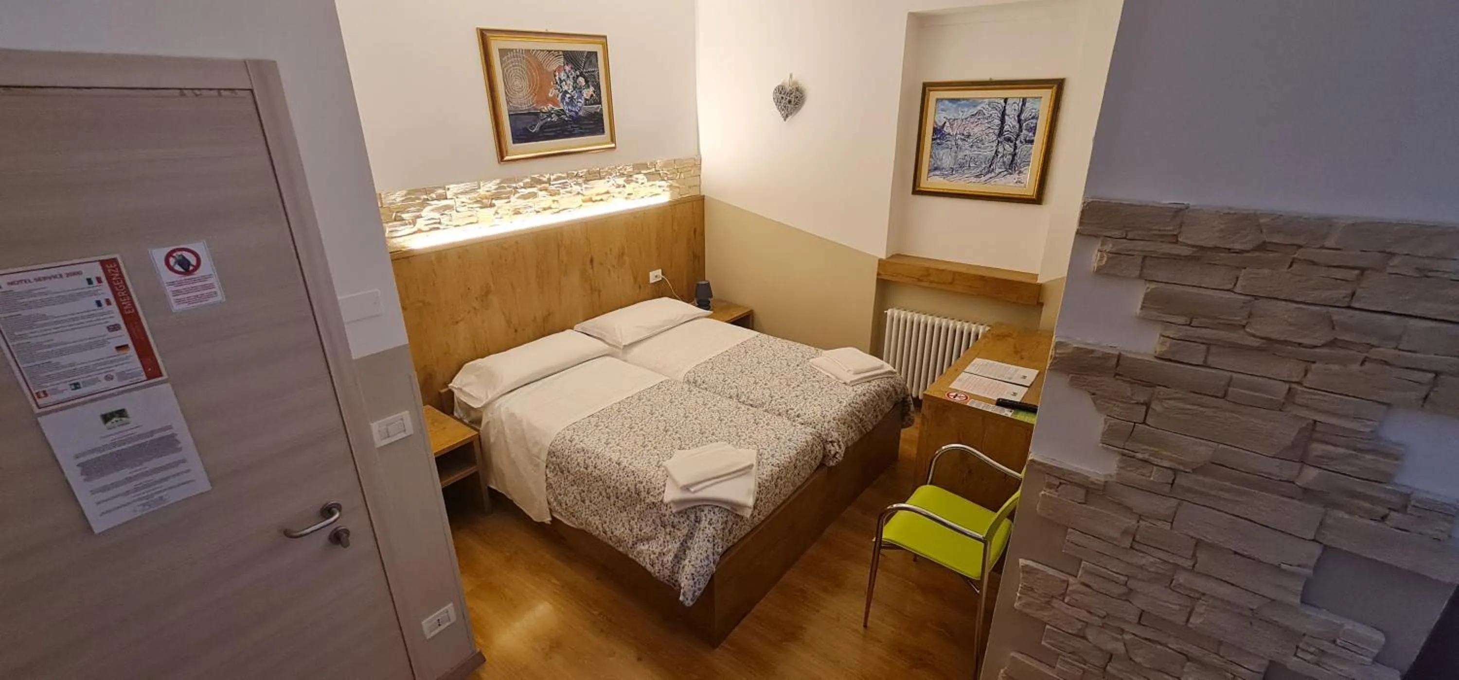 Photo of the whole room, Bed in Hotel Tarvisio Four Seasons