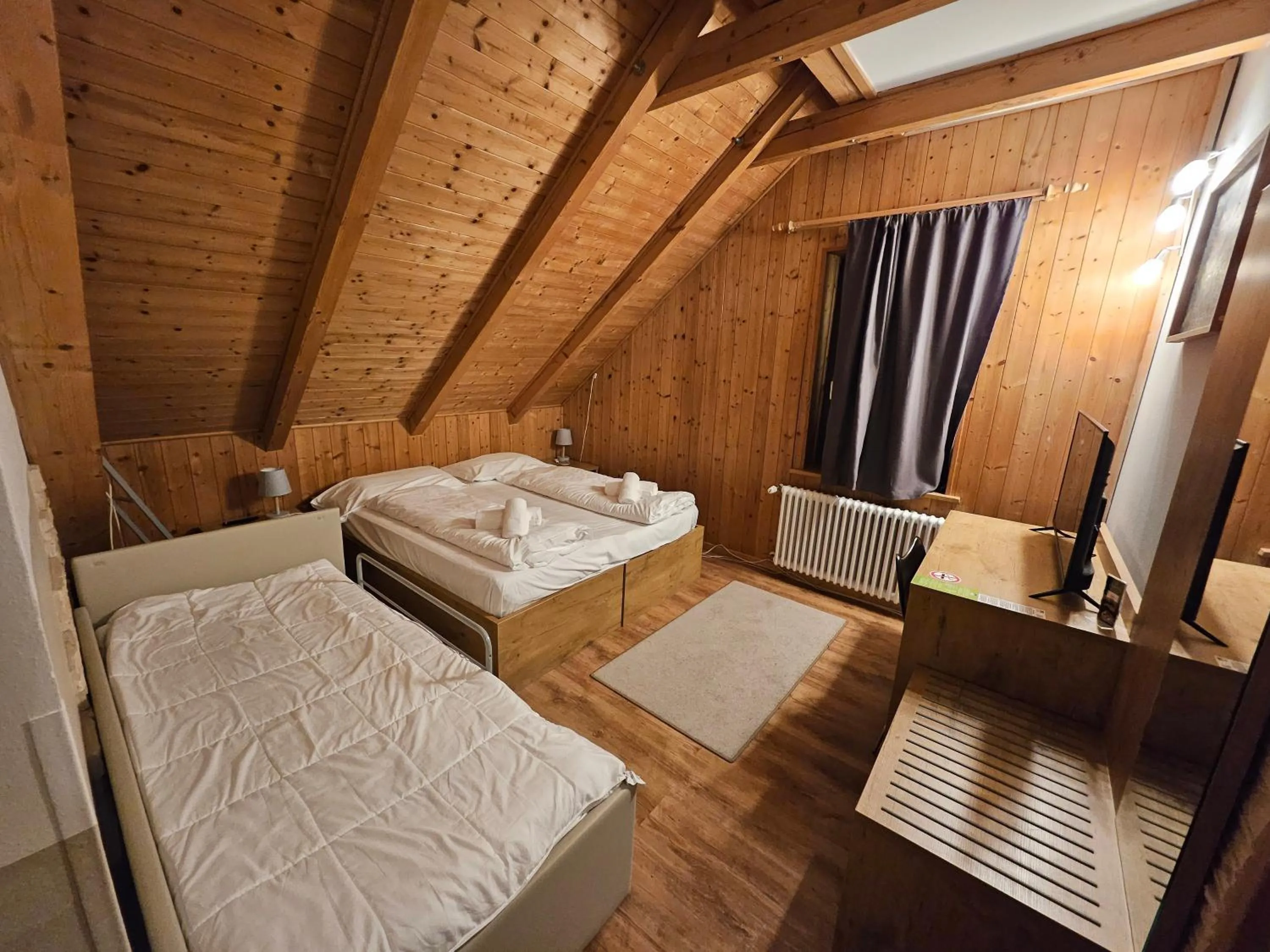 Photo of the whole room, Bed in Hotel Tarvisio Four Seasons
