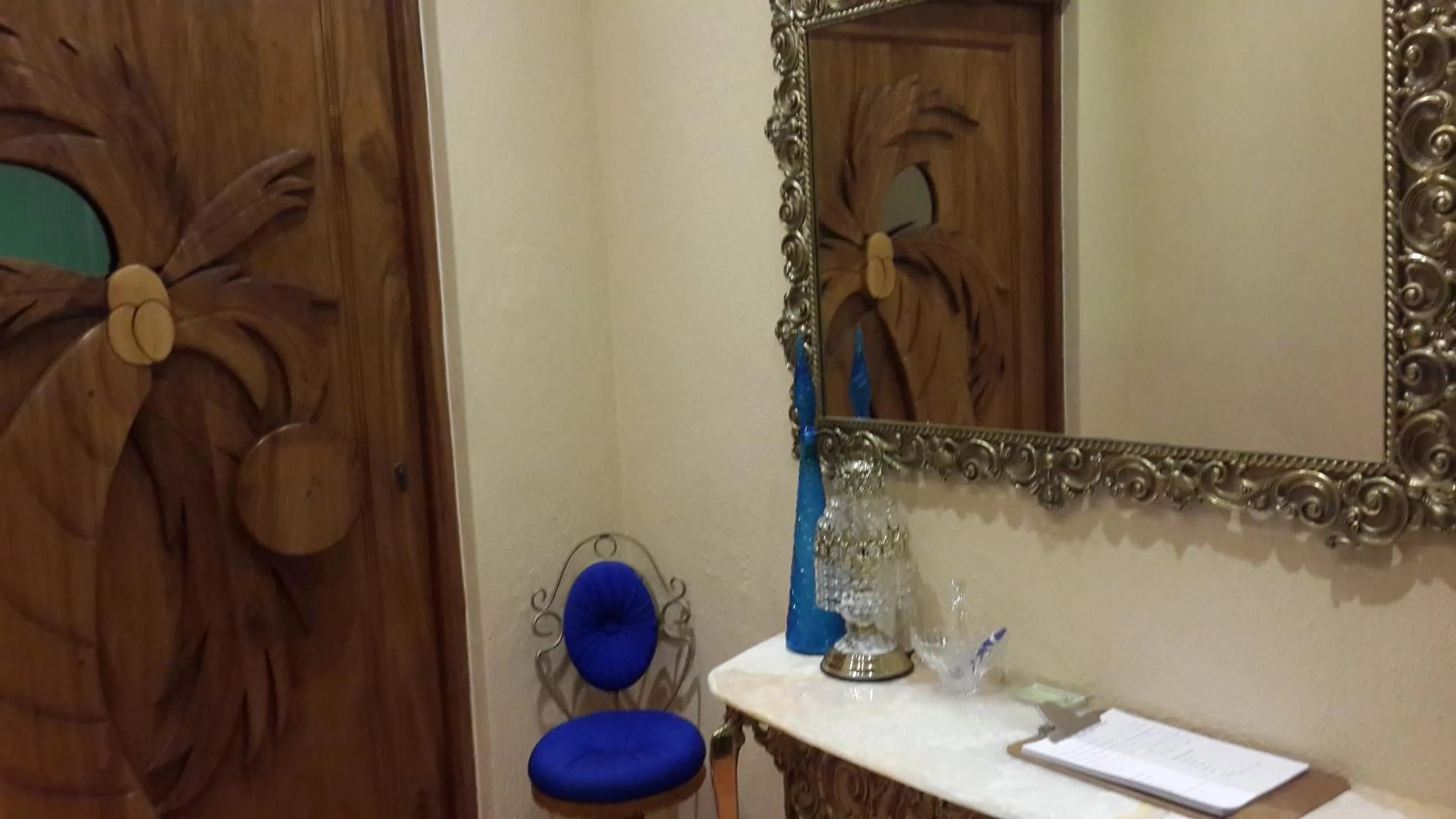 Lobby or reception in The Cedars Bed and Breakfast