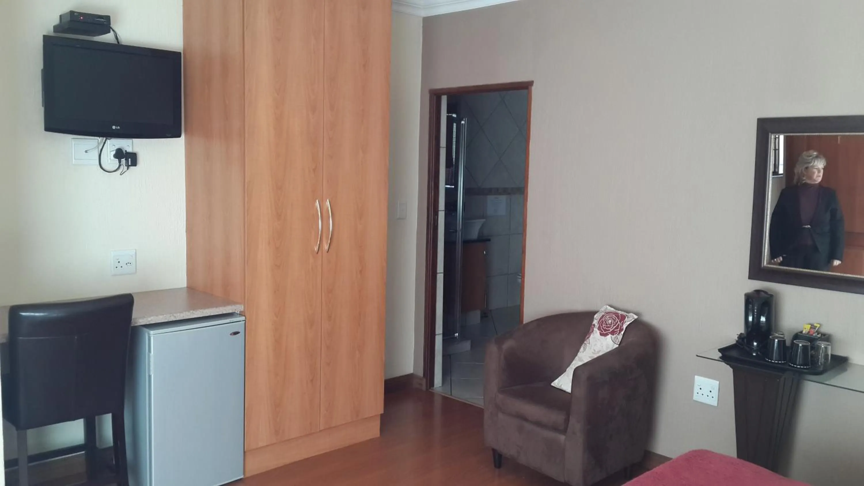 TV and multimedia in The Cedars Bed and Breakfast