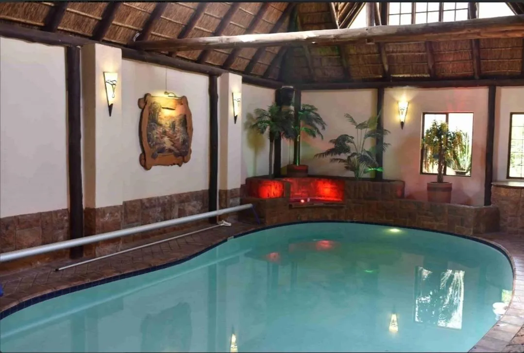 Swimming pool in The Cedars Bed and Breakfast