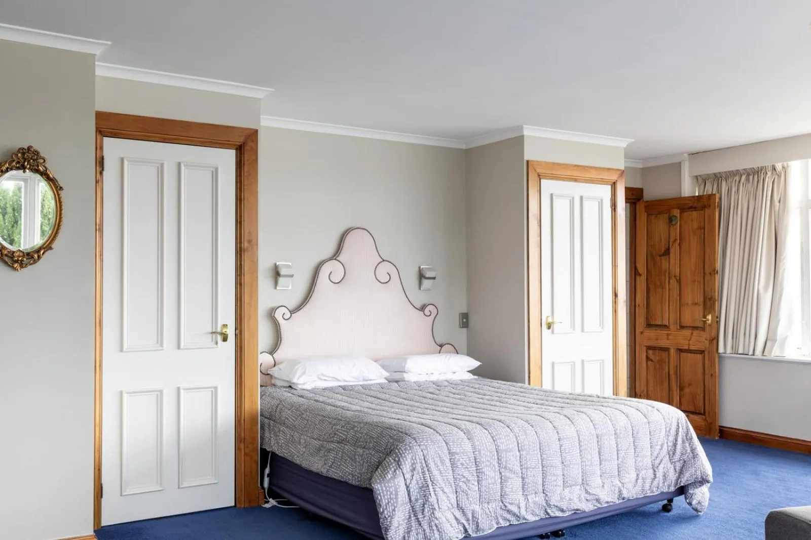 Bed in Battery Point Manor