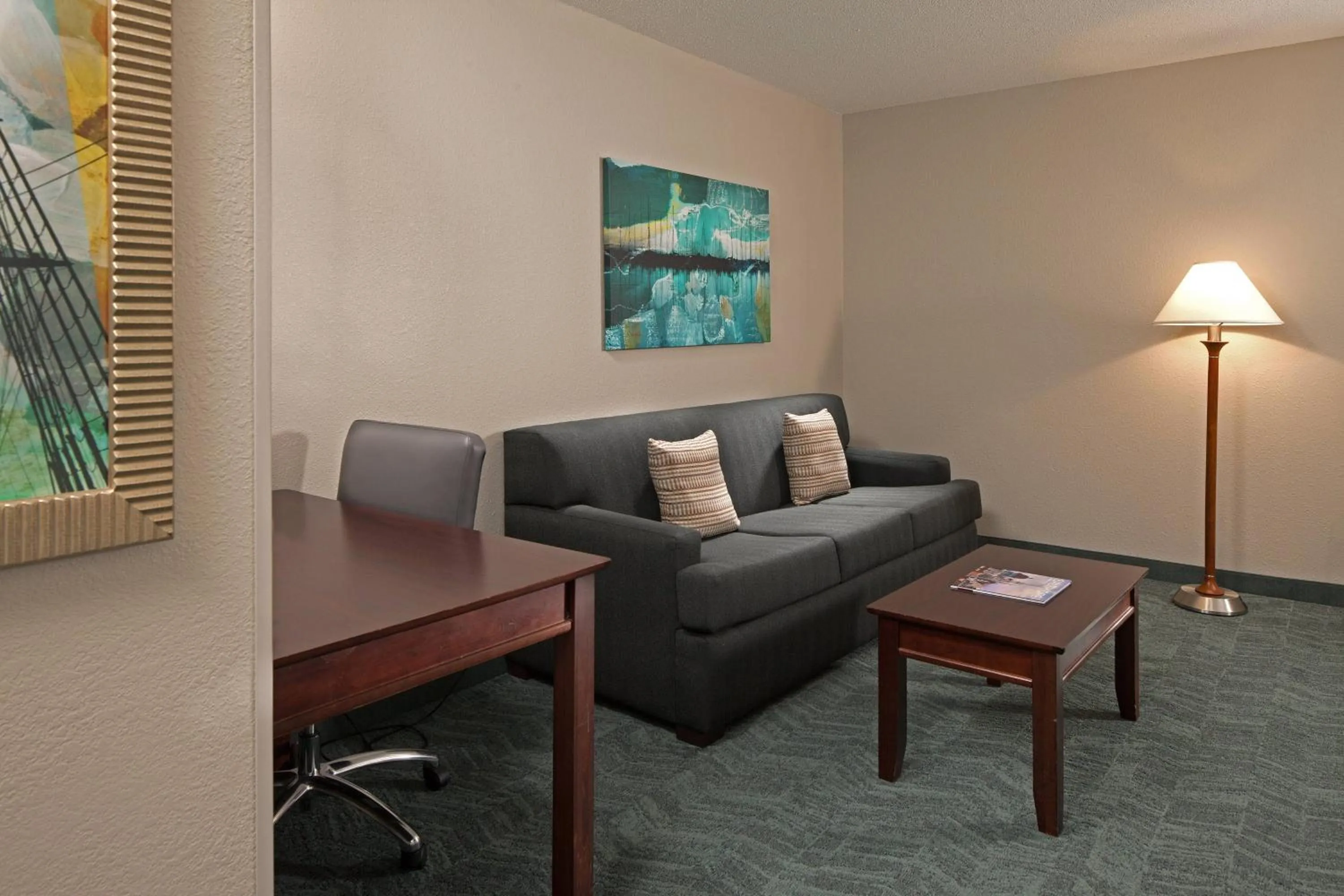 Living room in SpringHill Suites by Marriott Baltimore Downtown/Inner Harbor