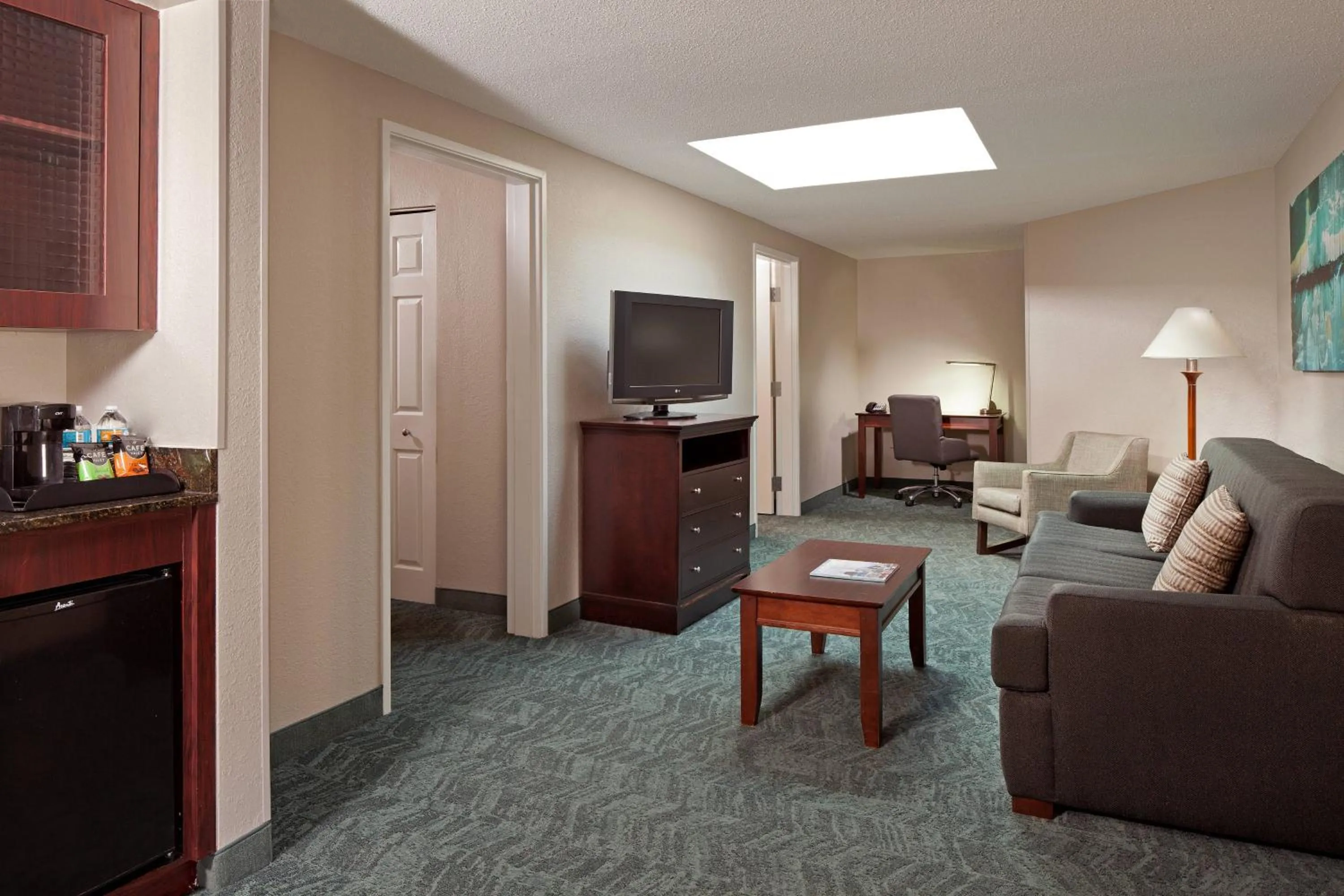 Living room in SpringHill Suites by Marriott Baltimore Downtown/Inner Harbor