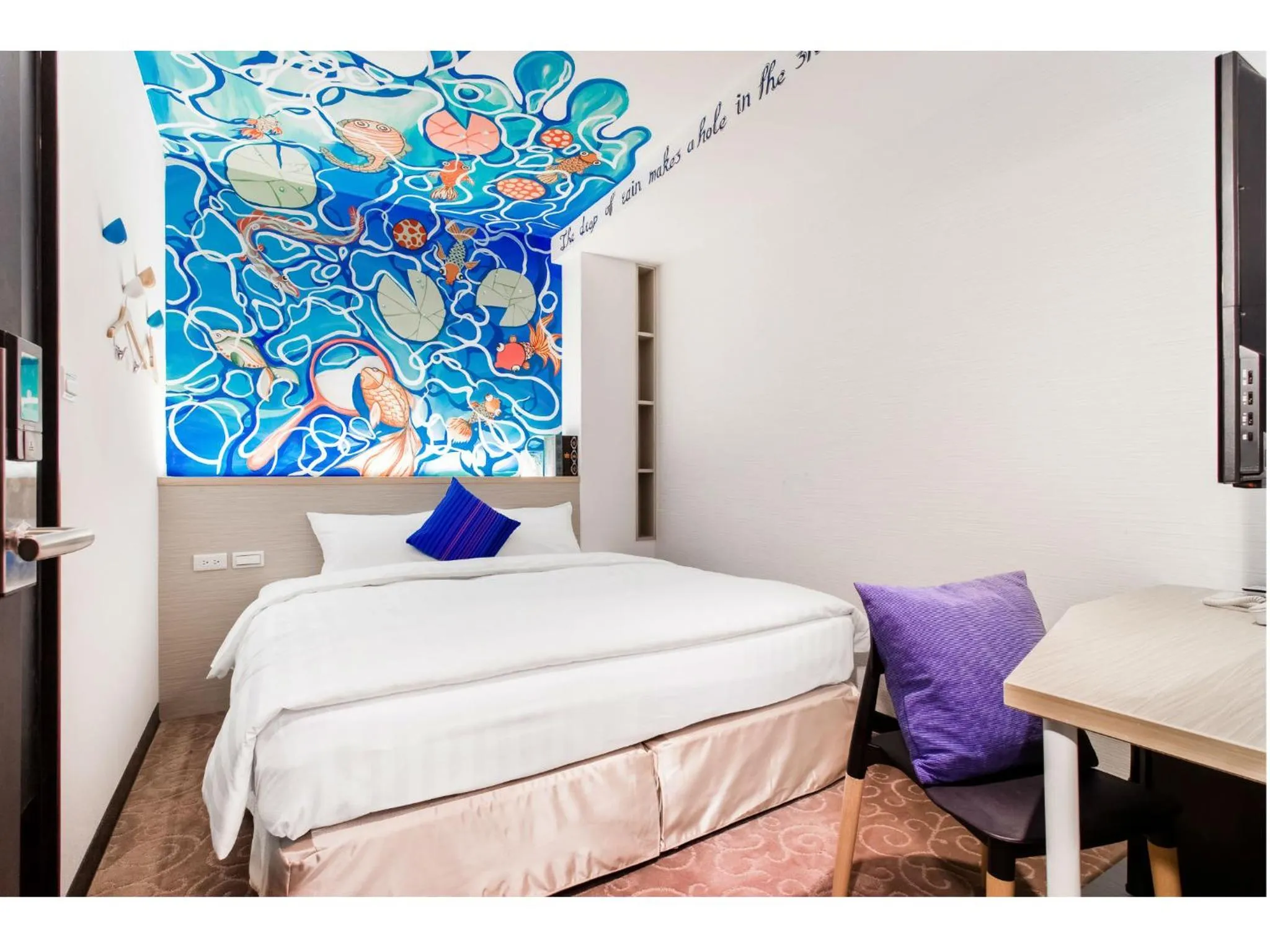 Photo of the whole room, Bed in RF Hotel  Linsen