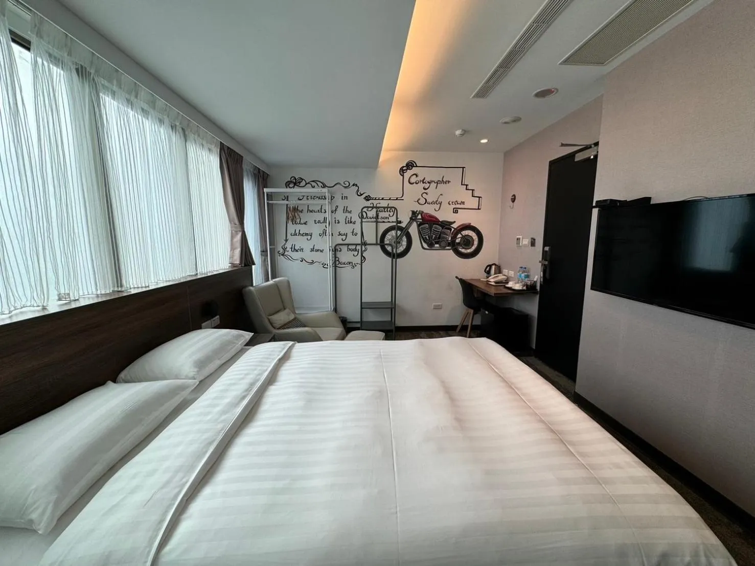 Photo of the whole room, Bed in RF Hotel  Linsen