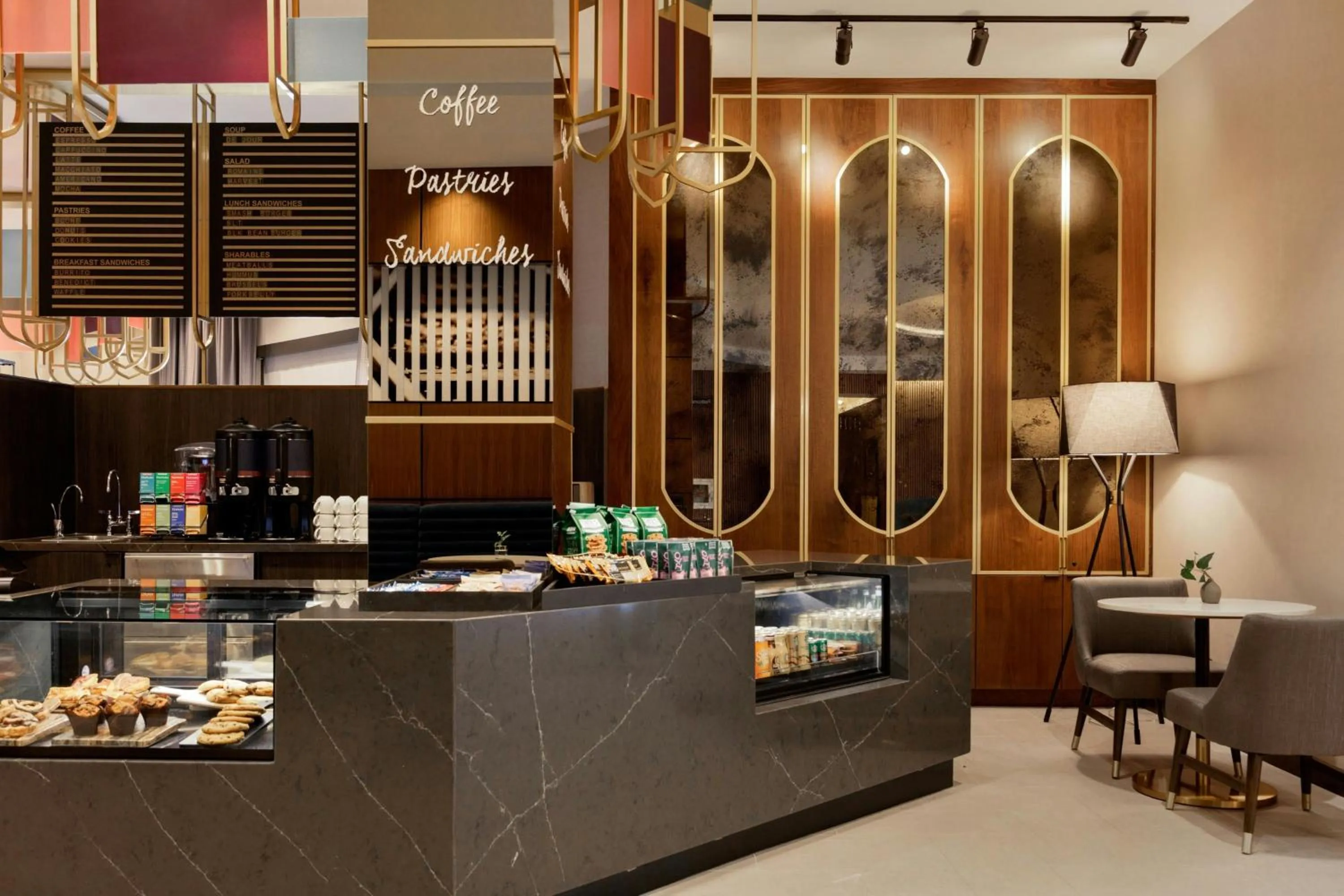 Lounge or bar in Sheraton Nashville Brentwood