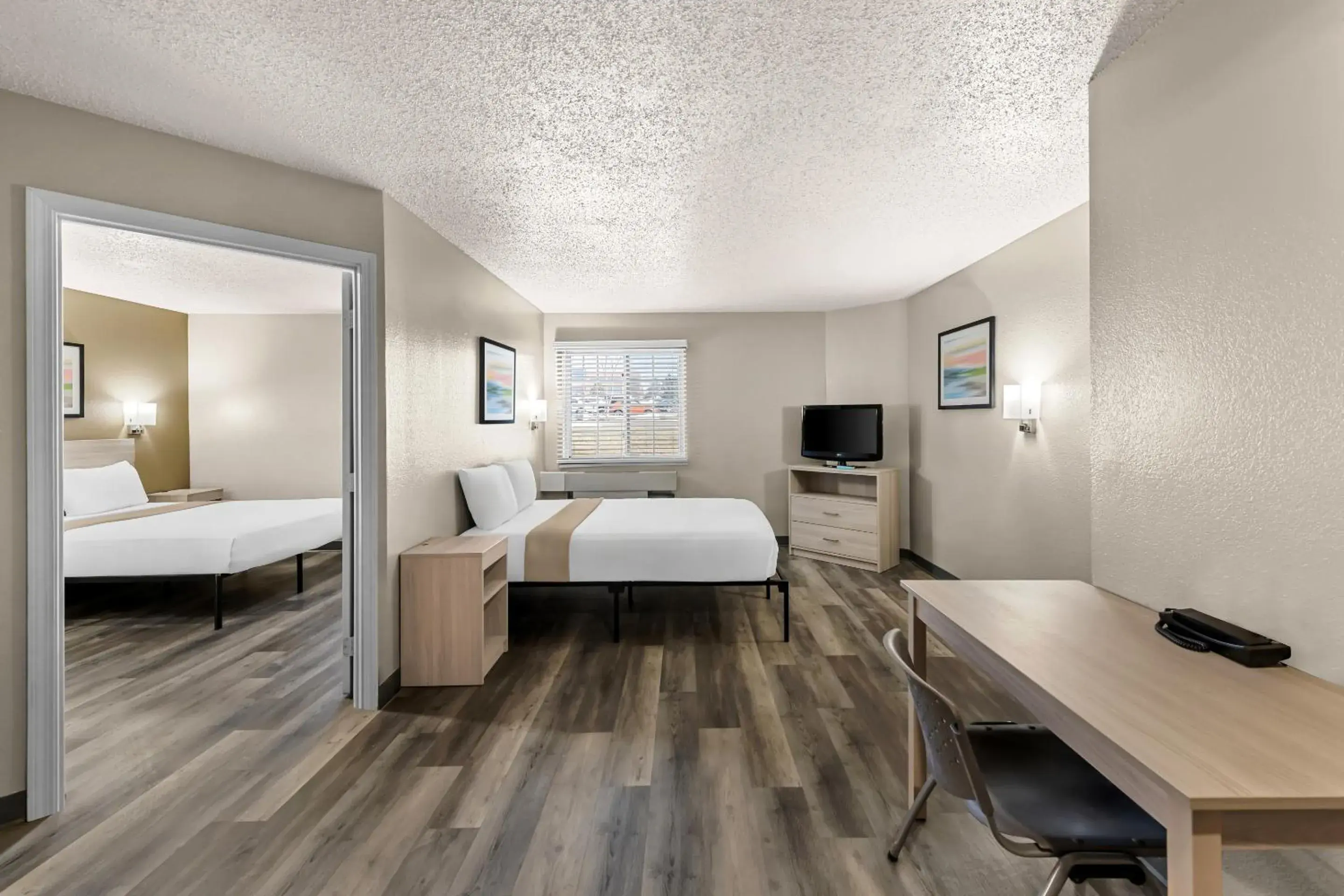 Queen Suite with Sofa Bed - Non-Smoking in Birch Hill Suites Columbia Queen Suite with Sofa Bed - Non-Smoking in Birch Hill Suites Columbia